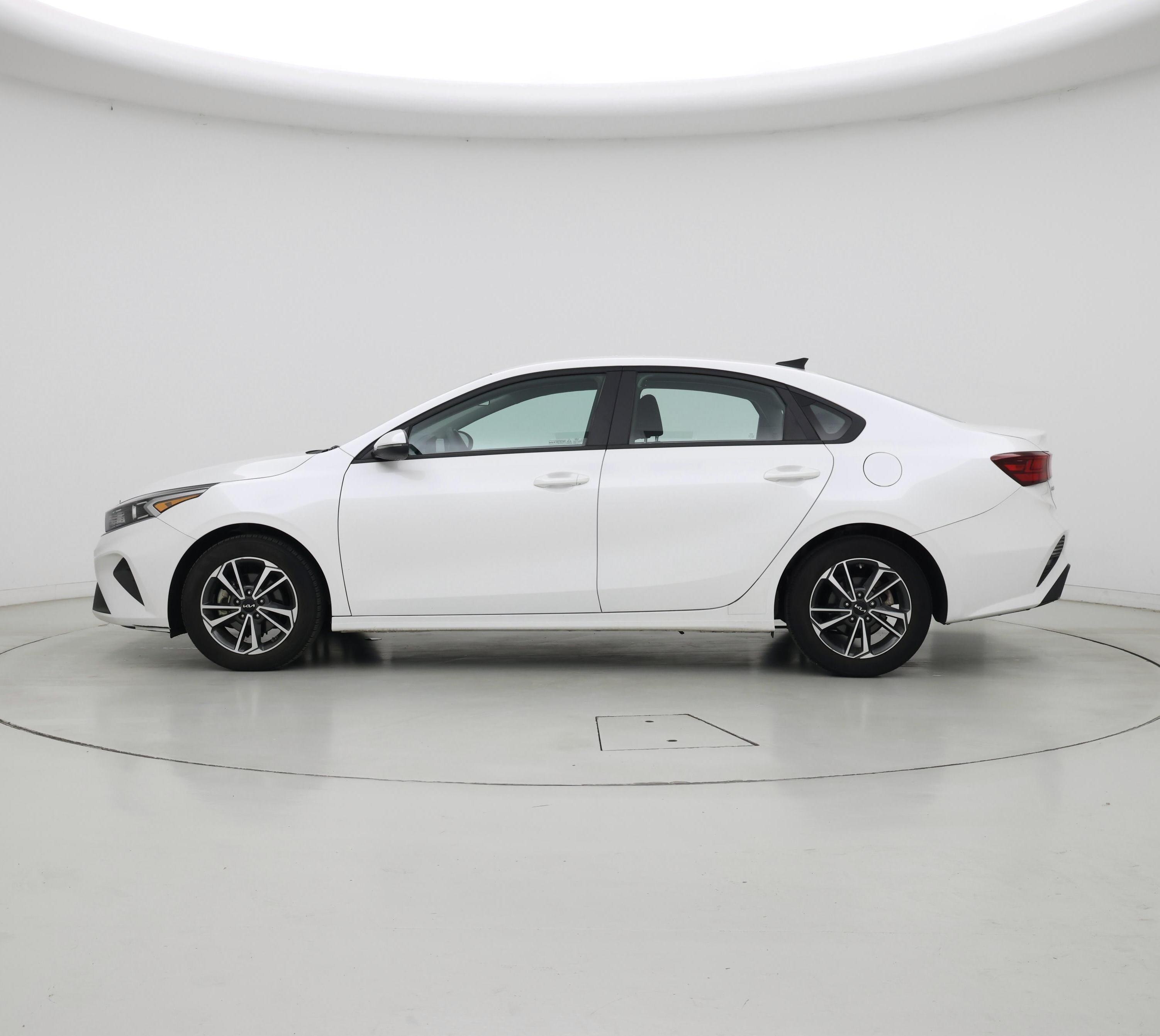 Thumbnail: 2023 Kia Forte - 3