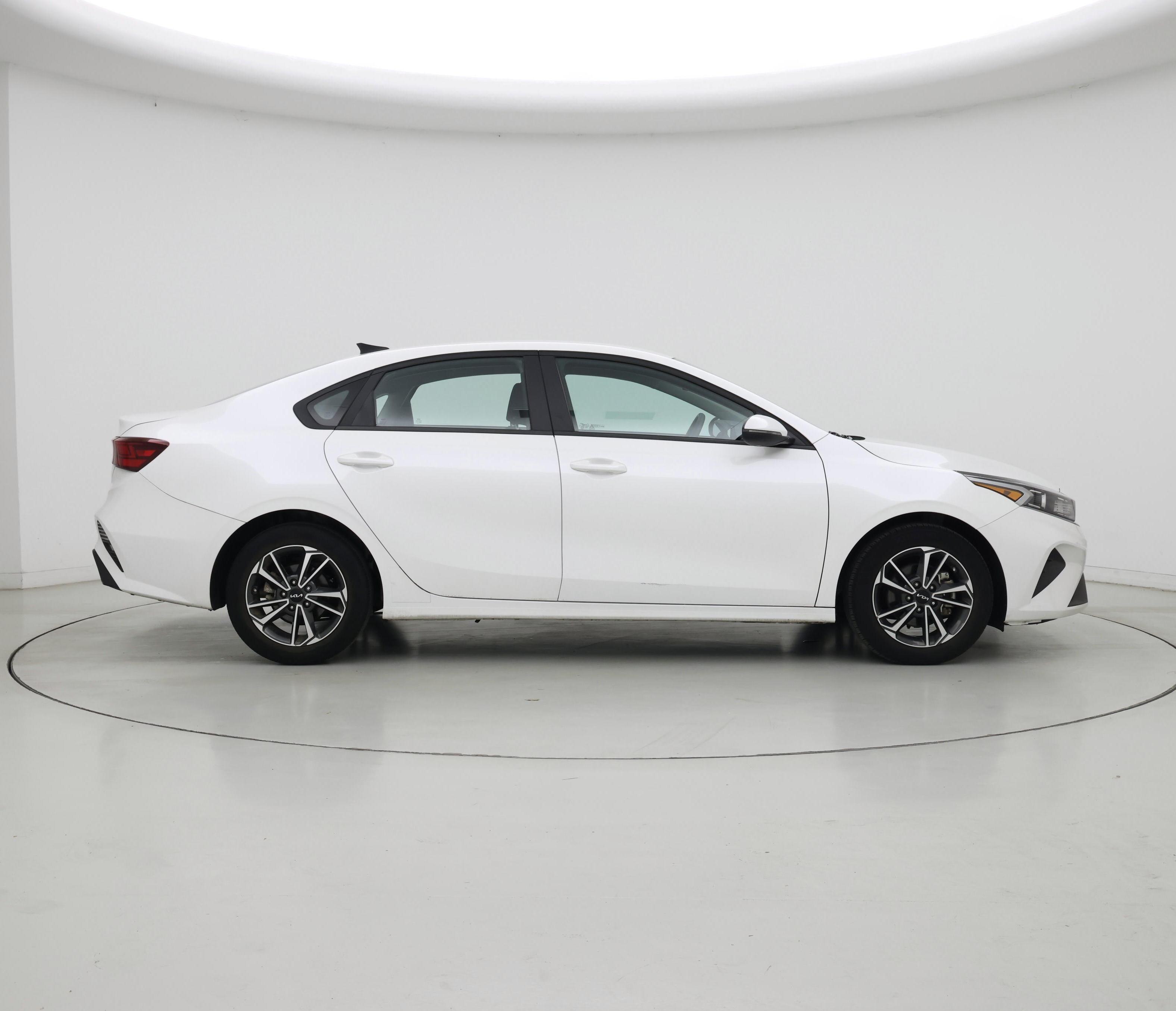 Thumbnail: 2023 Kia Forte - 7