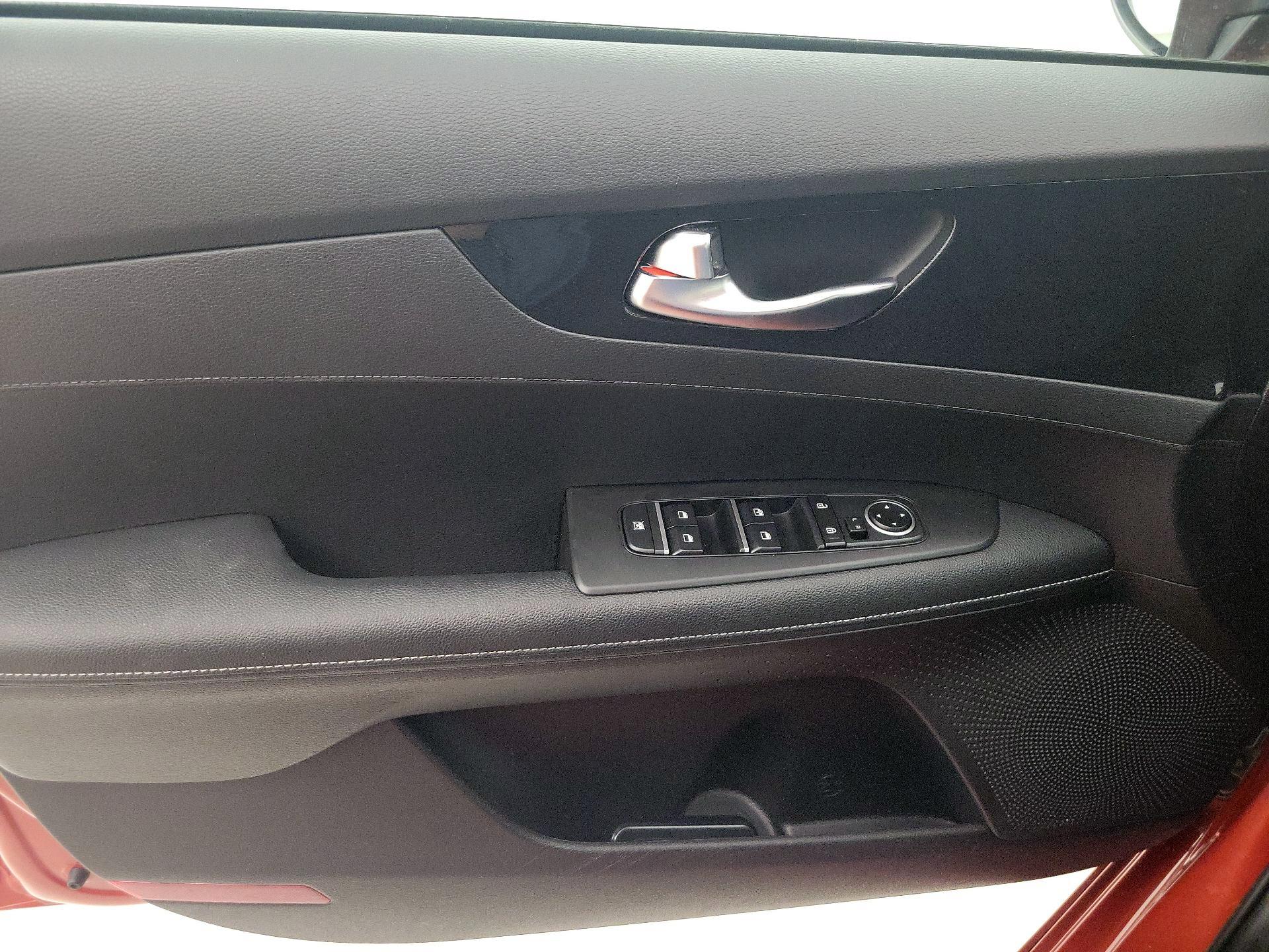 Thumbnail: 2023 Kia Forte - 10