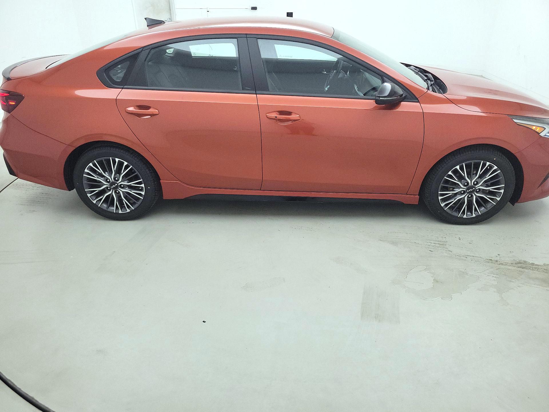 Thumbnail: 2023 Kia Forte - 4