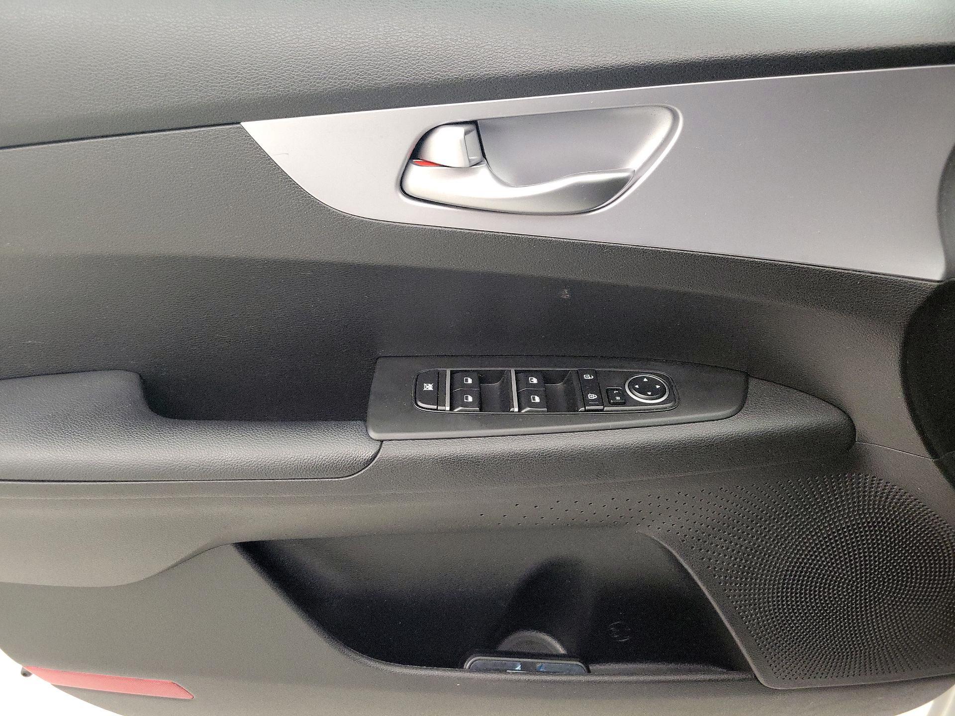 Thumbnail: 2023 Kia Forte - 12