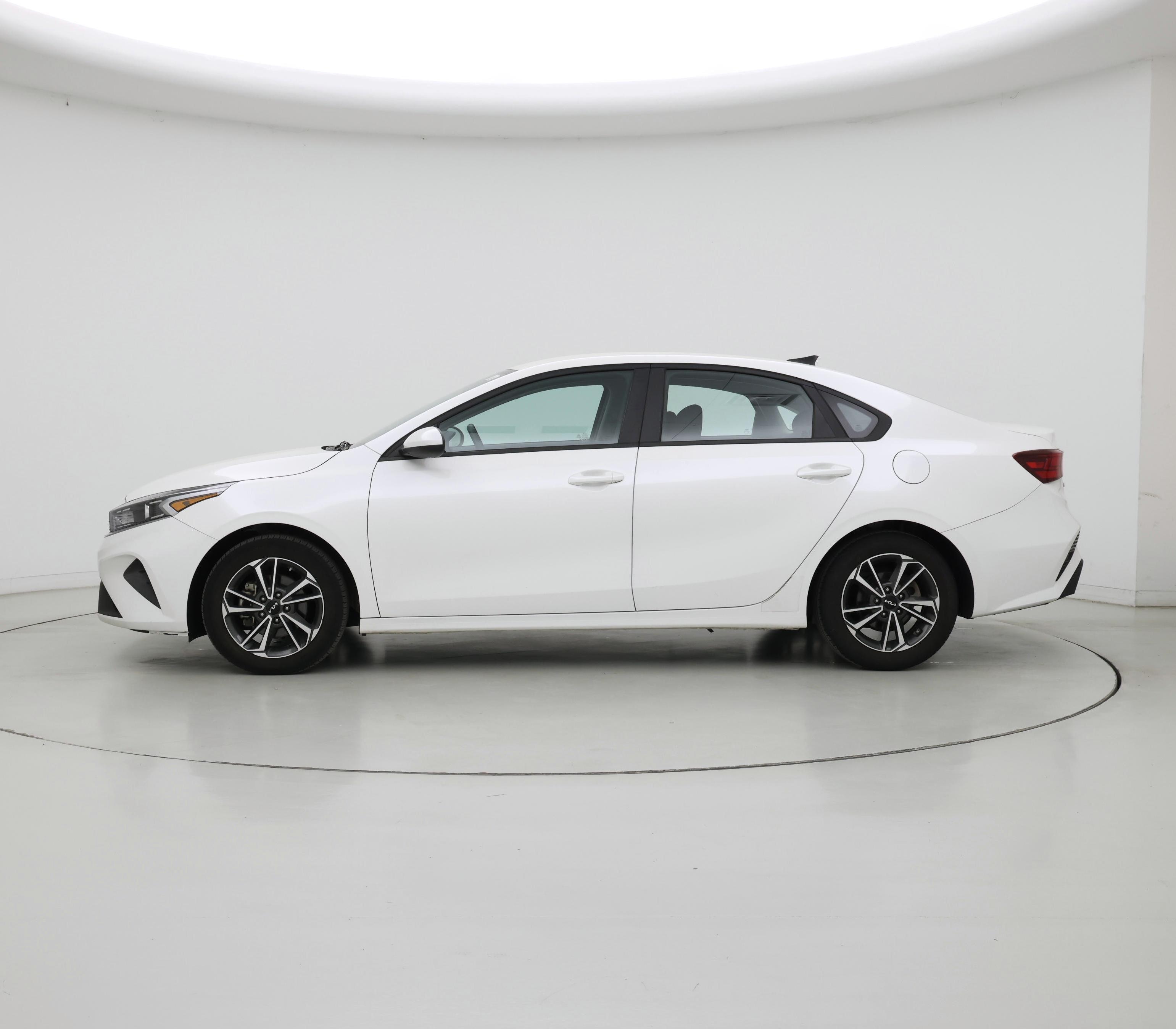 Thumbnail: 2023 Kia Forte - 3