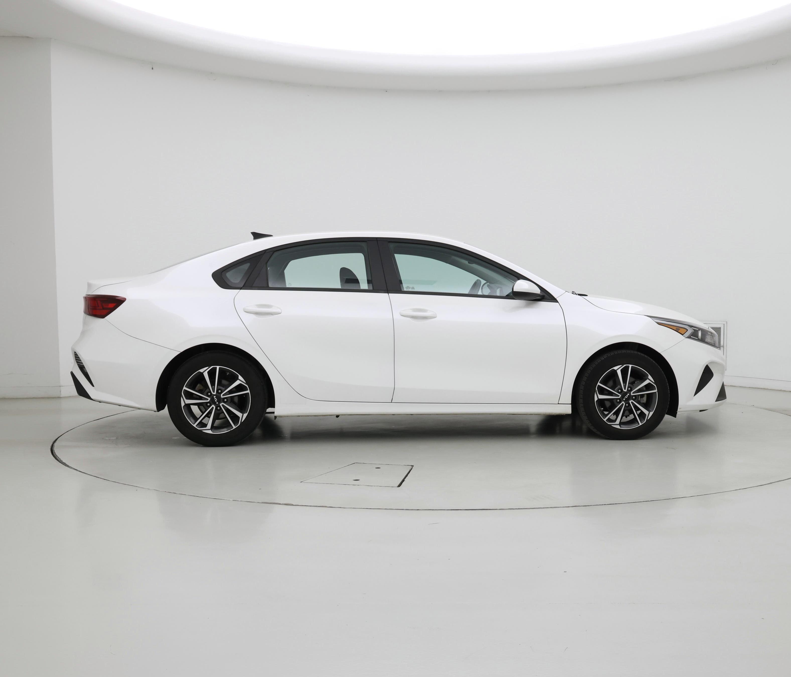 Thumbnail: 2023 Kia Forte - 7