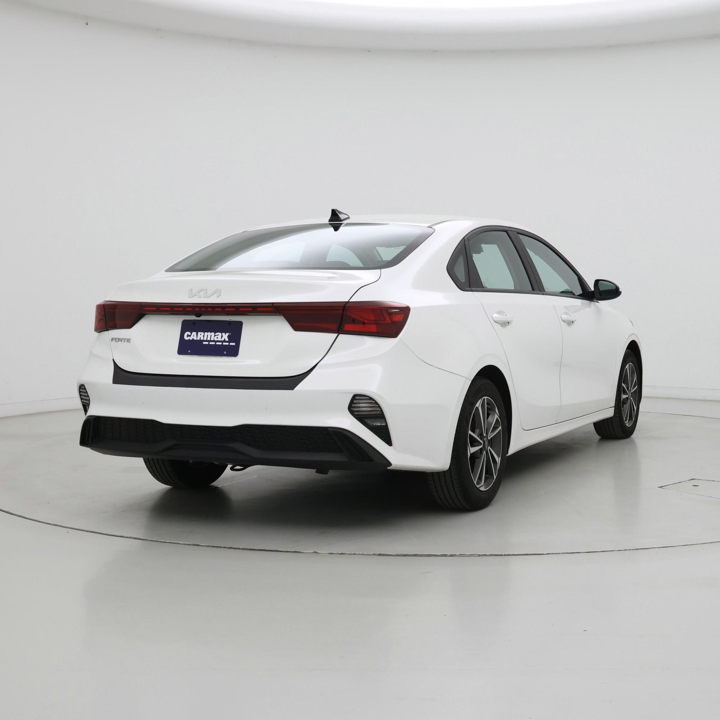 Thumbnail: 2023 Kia Forte - 8