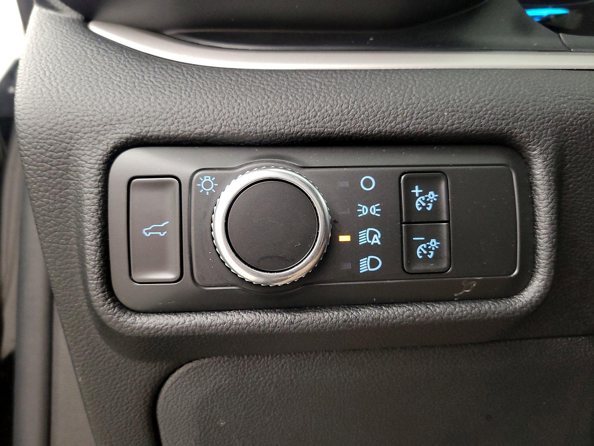 Thumbnail: 2021 Ford Explorer - 13