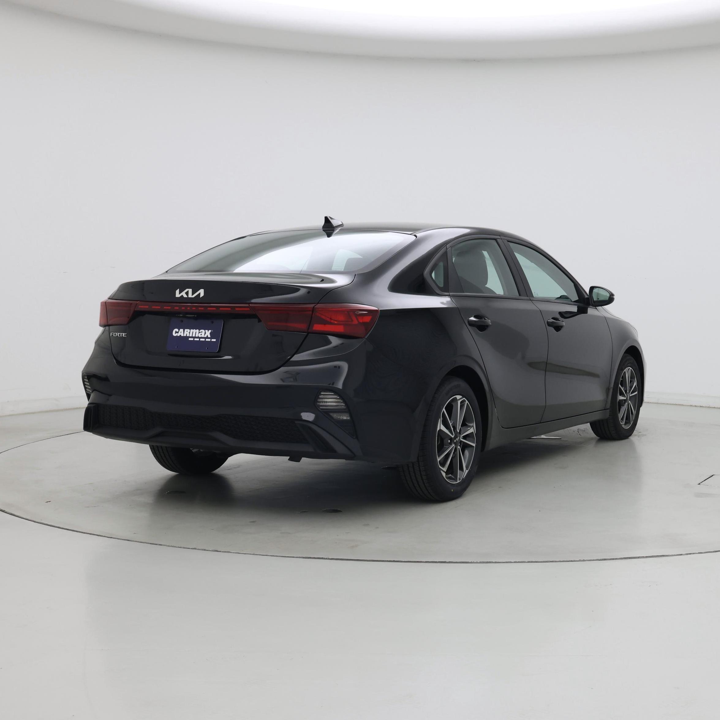 Thumbnail: 2023 Kia Forte - 8