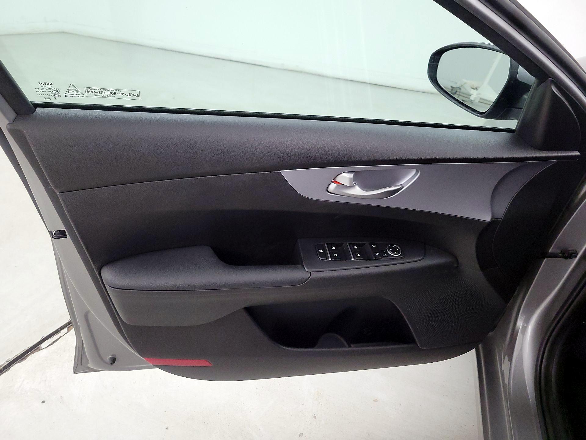 Thumbnail: 2023 Kia Forte - 12