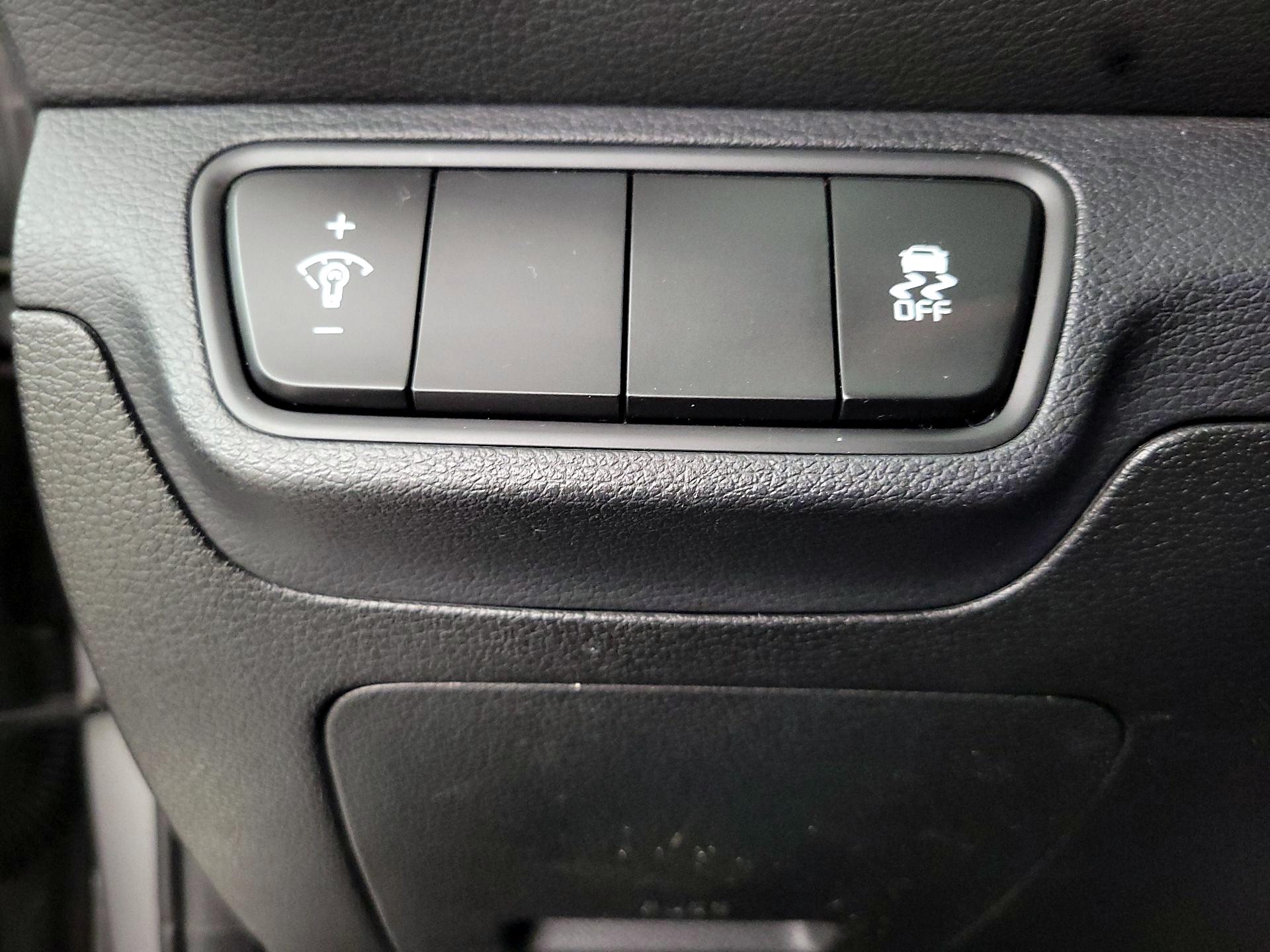 Thumbnail: 2023 Kia Forte - 13