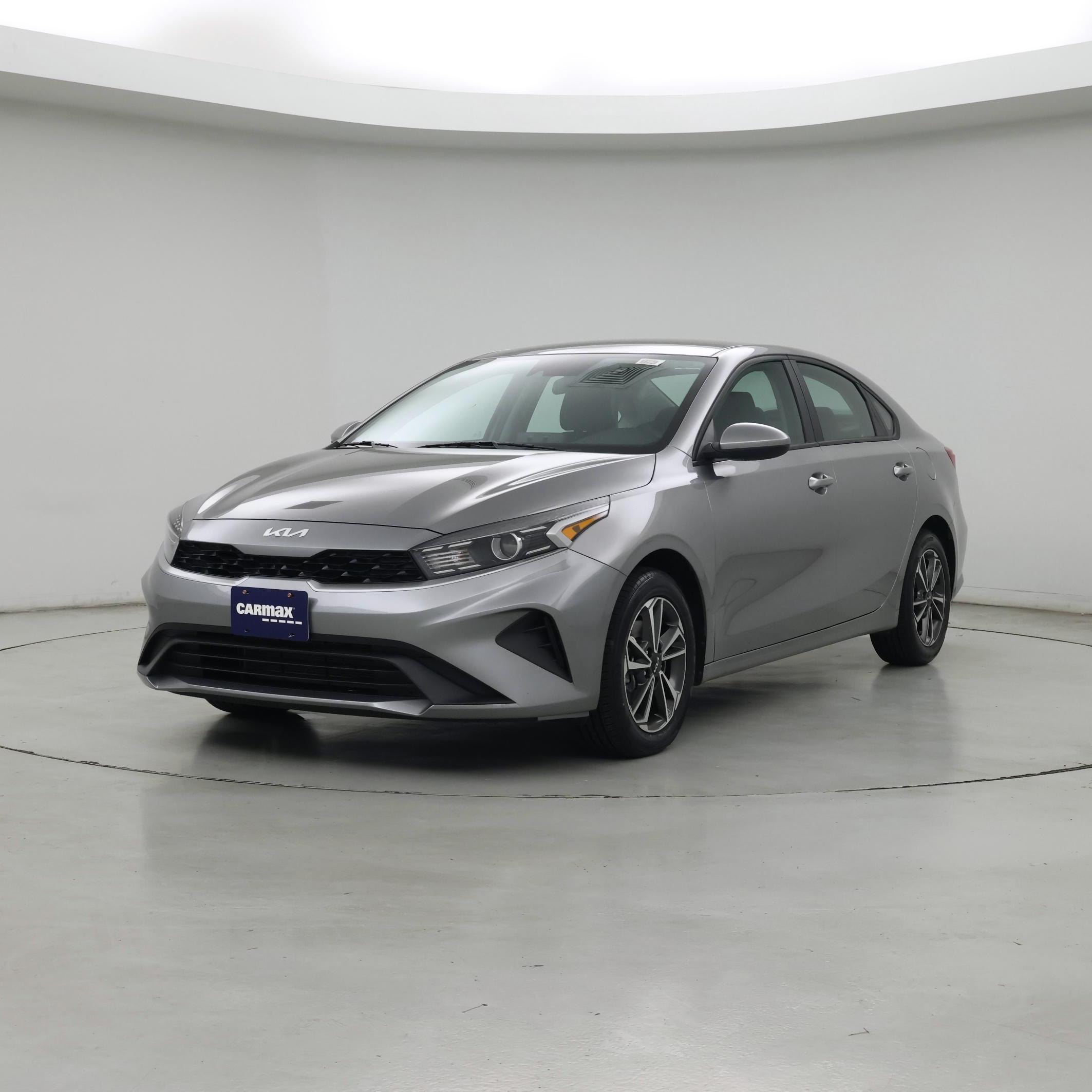 Thumbnail: 2023 Kia Forte - 4