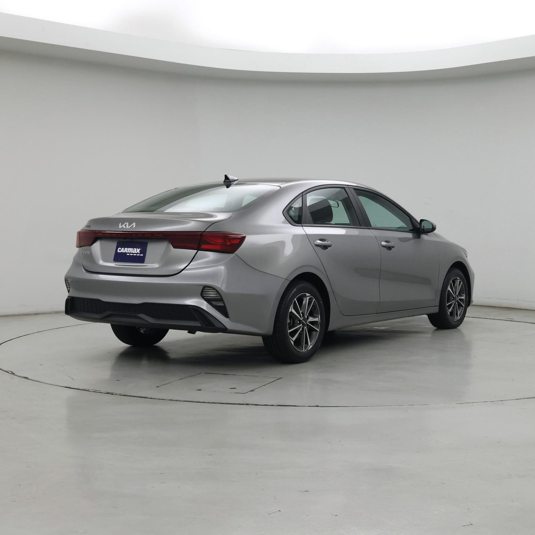 Thumbnail: 2023 Kia Forte - 8