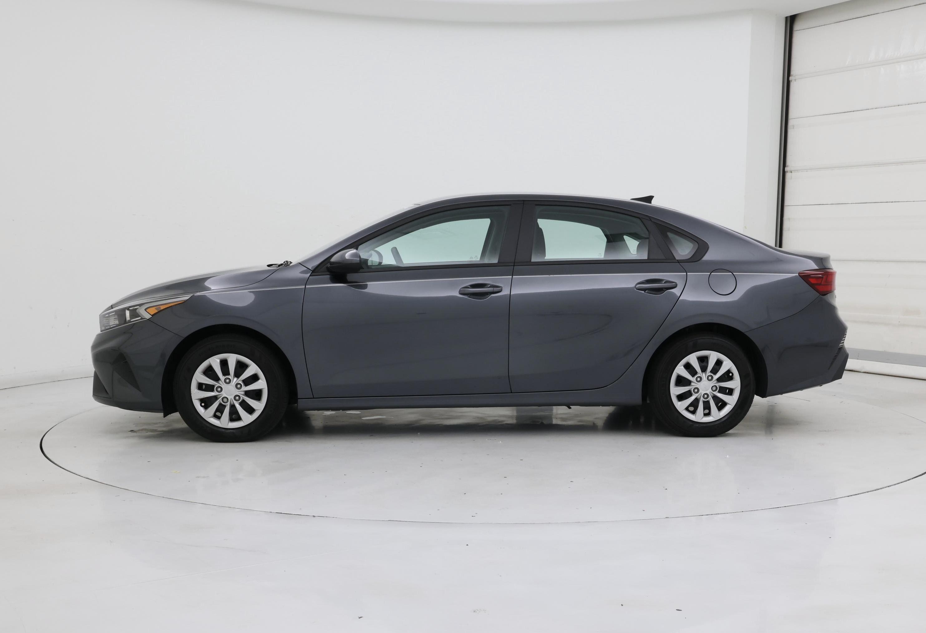 Thumbnail: 2024 Kia Forte - 3