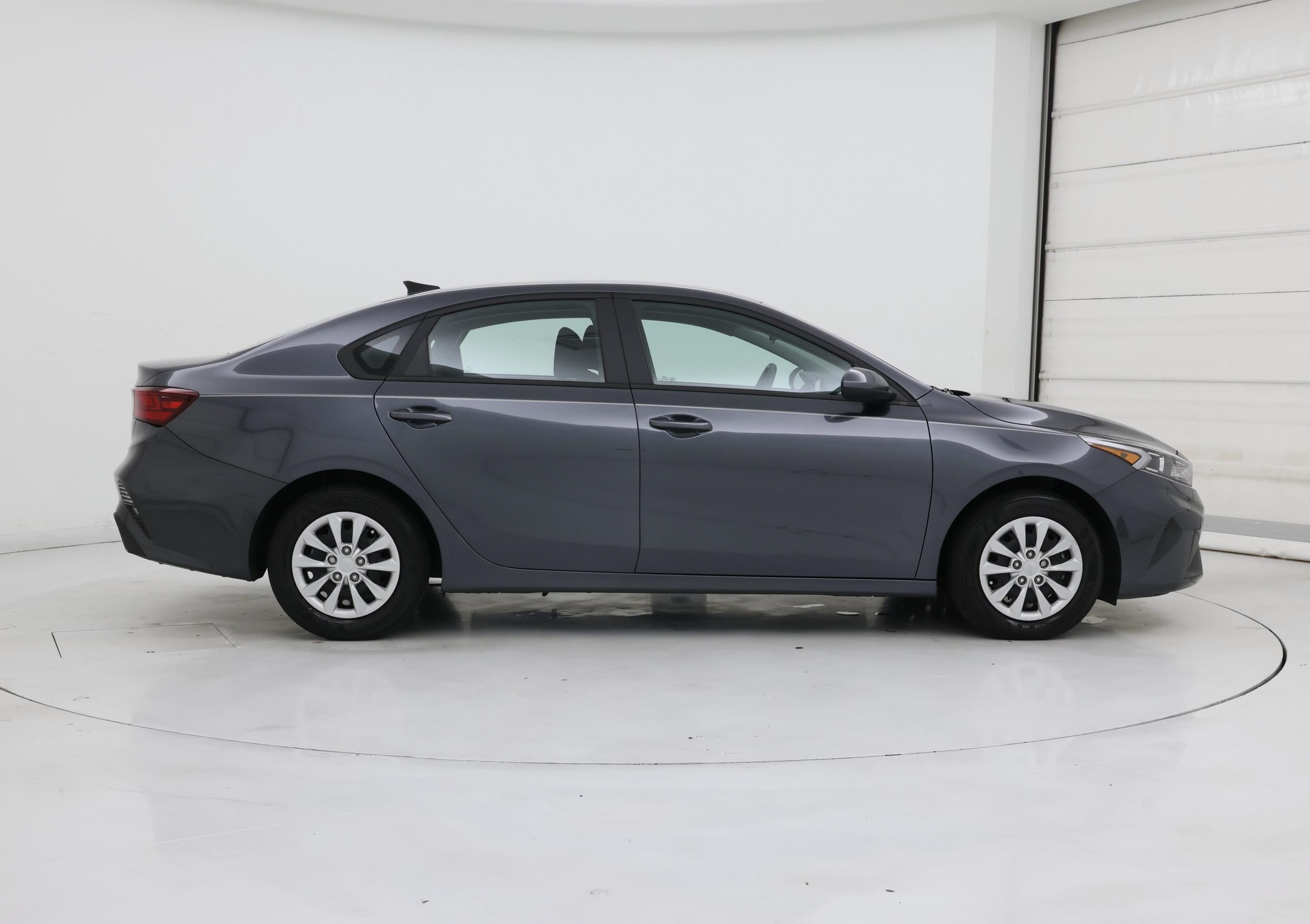 Thumbnail: 2024 Kia Forte - 7