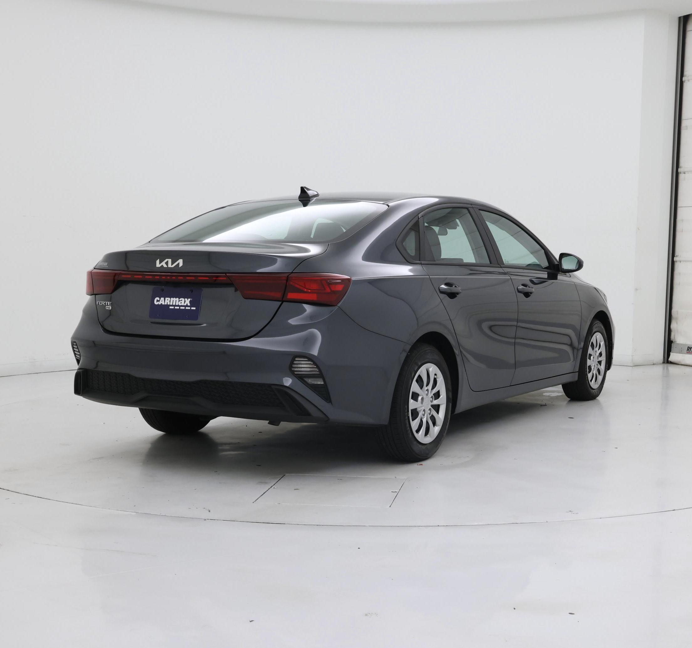 Thumbnail: 2024 Kia Forte - 8