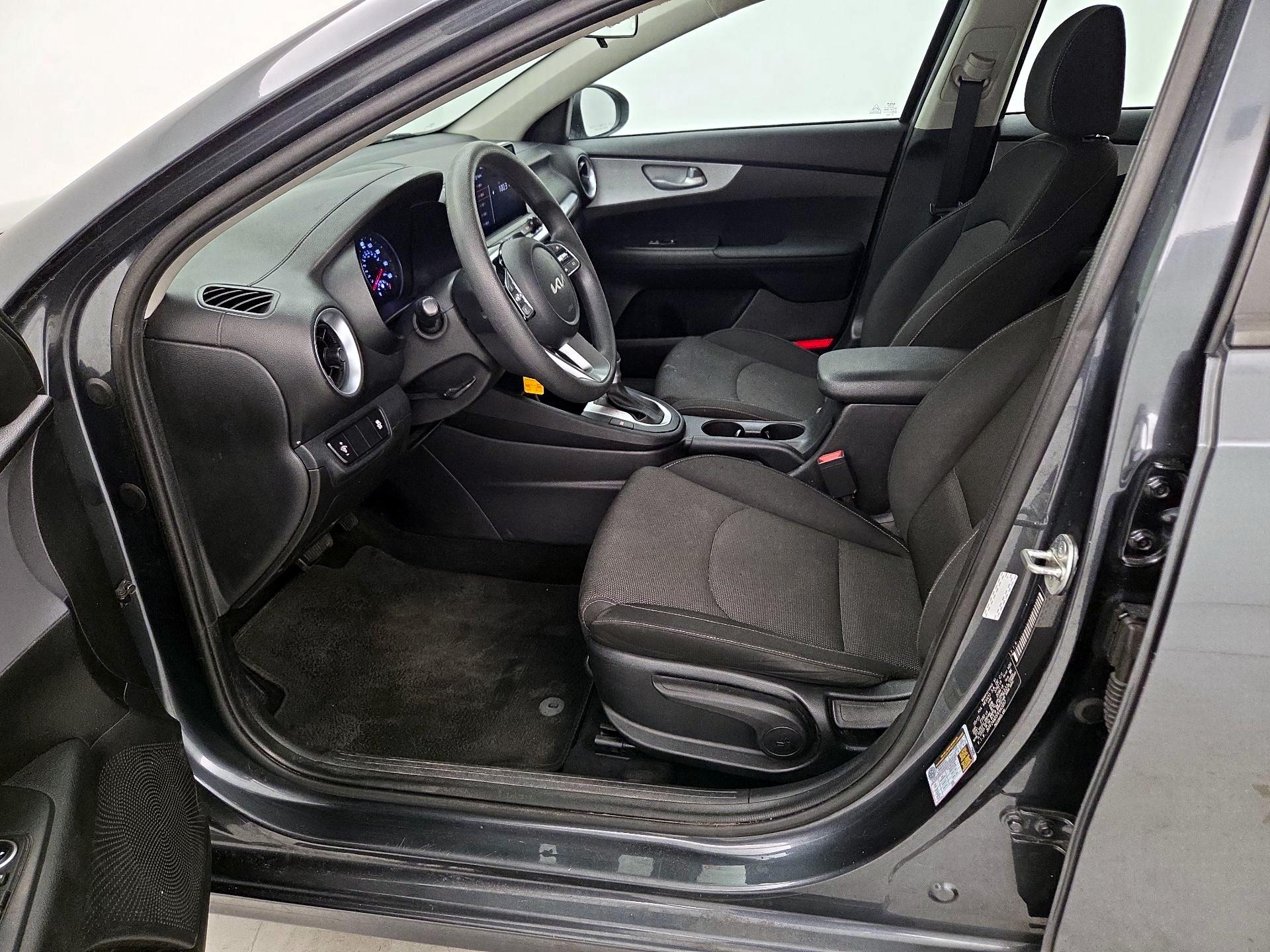 Thumbnail: 2023 Kia Forte - 9