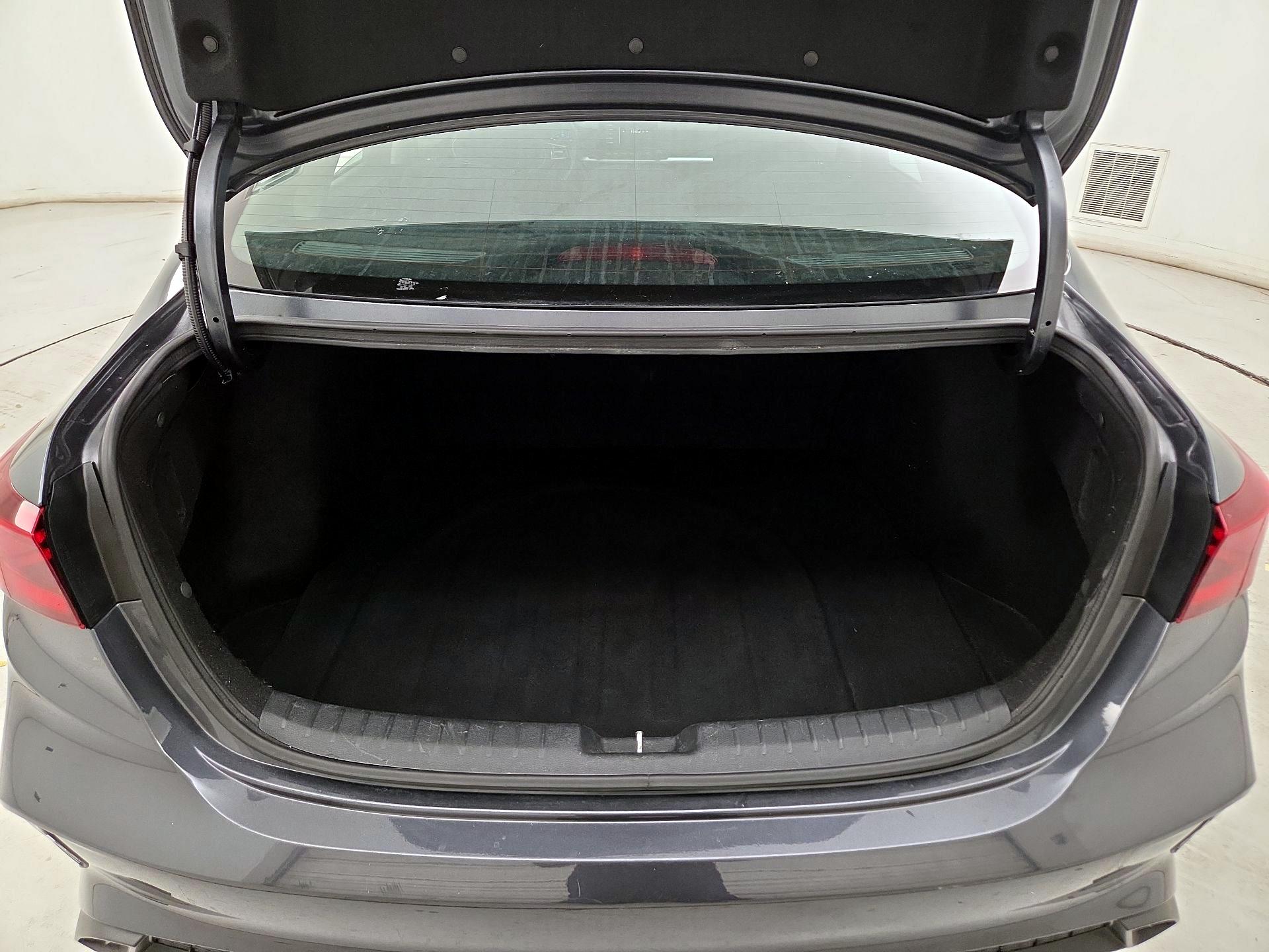 Thumbnail: 2023 Kia Forte - 18