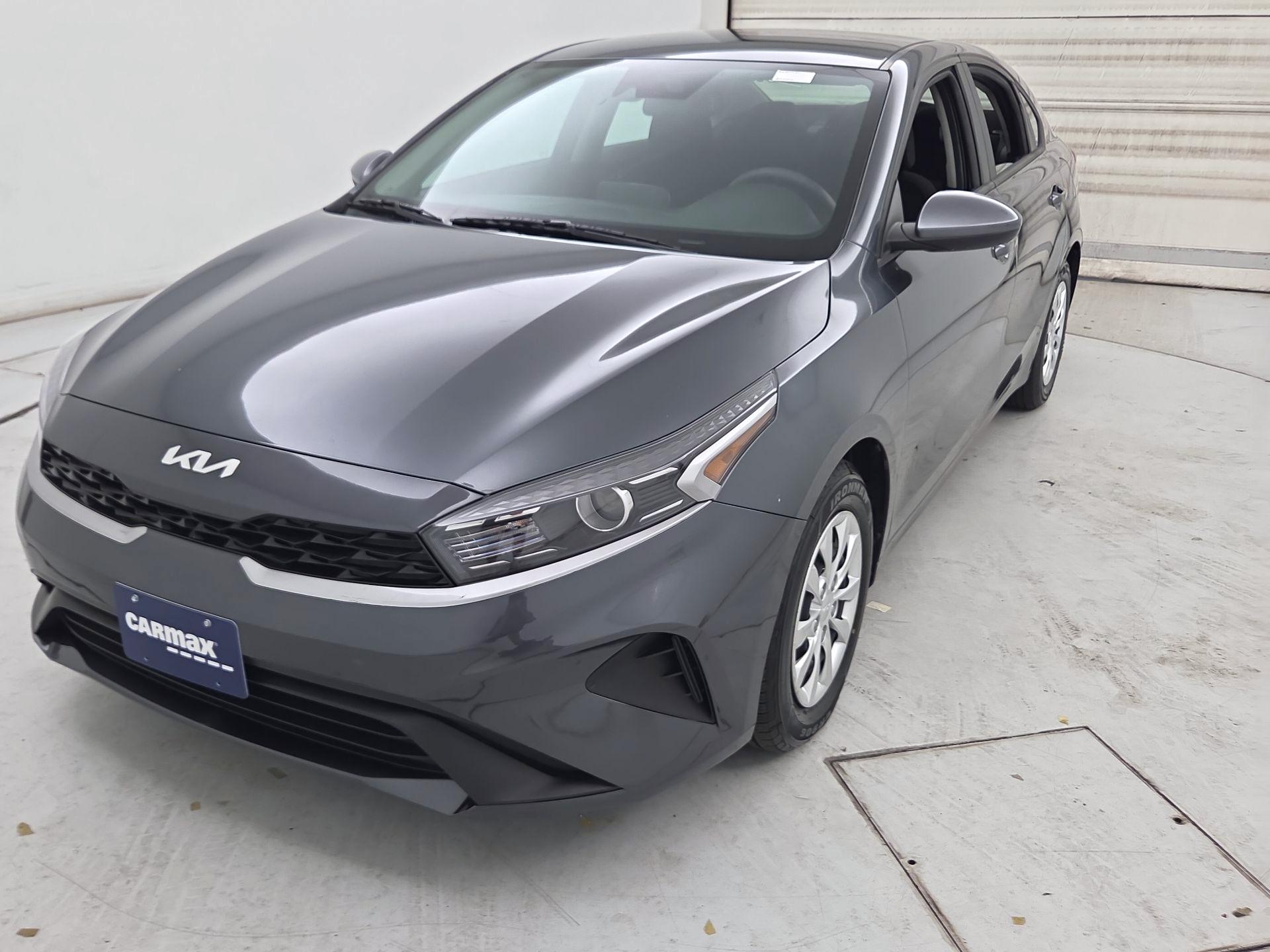 Thumbnail: 2023 Kia Forte - 3