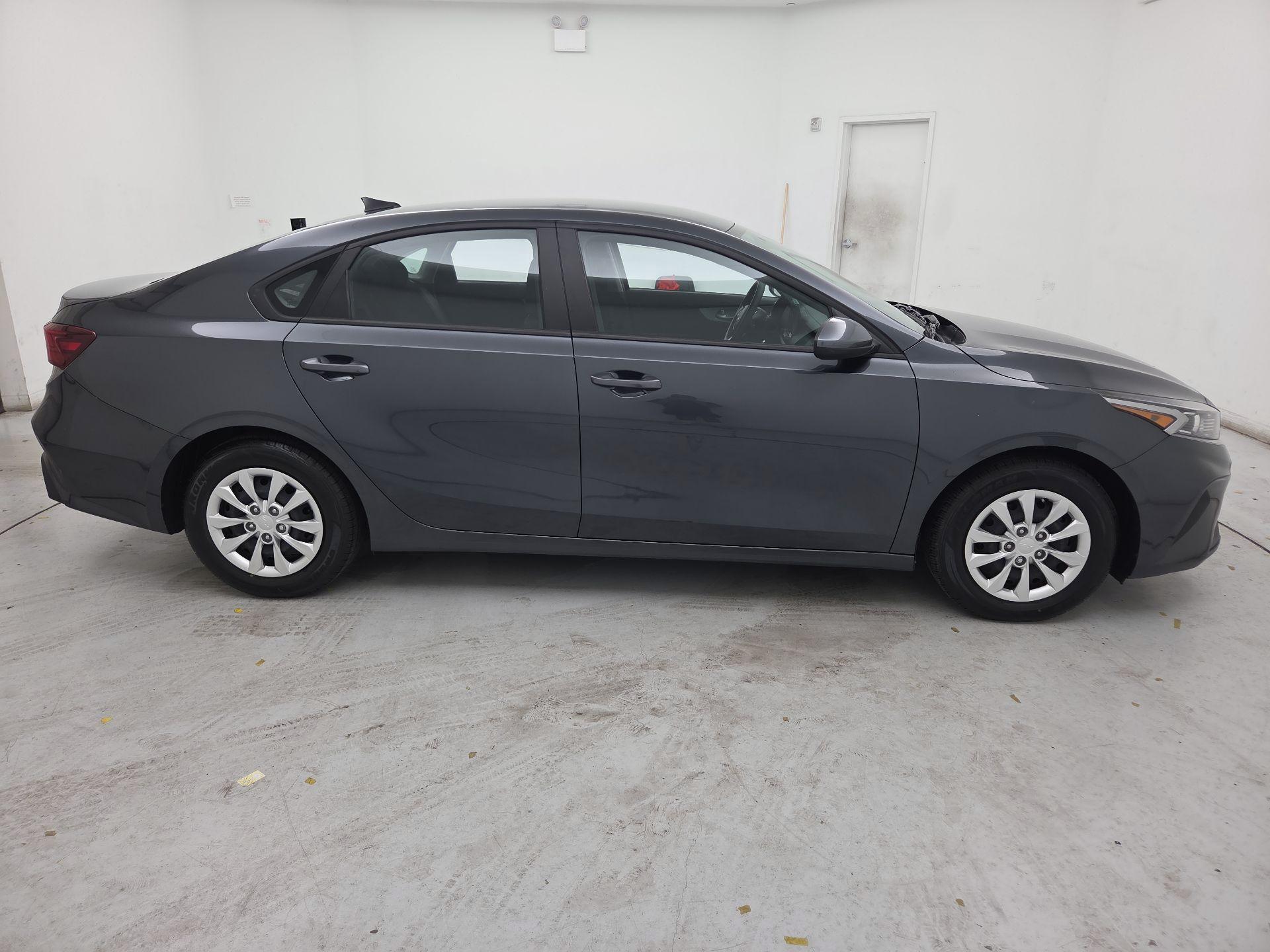 Thumbnail: 2023 Kia Forte - 4