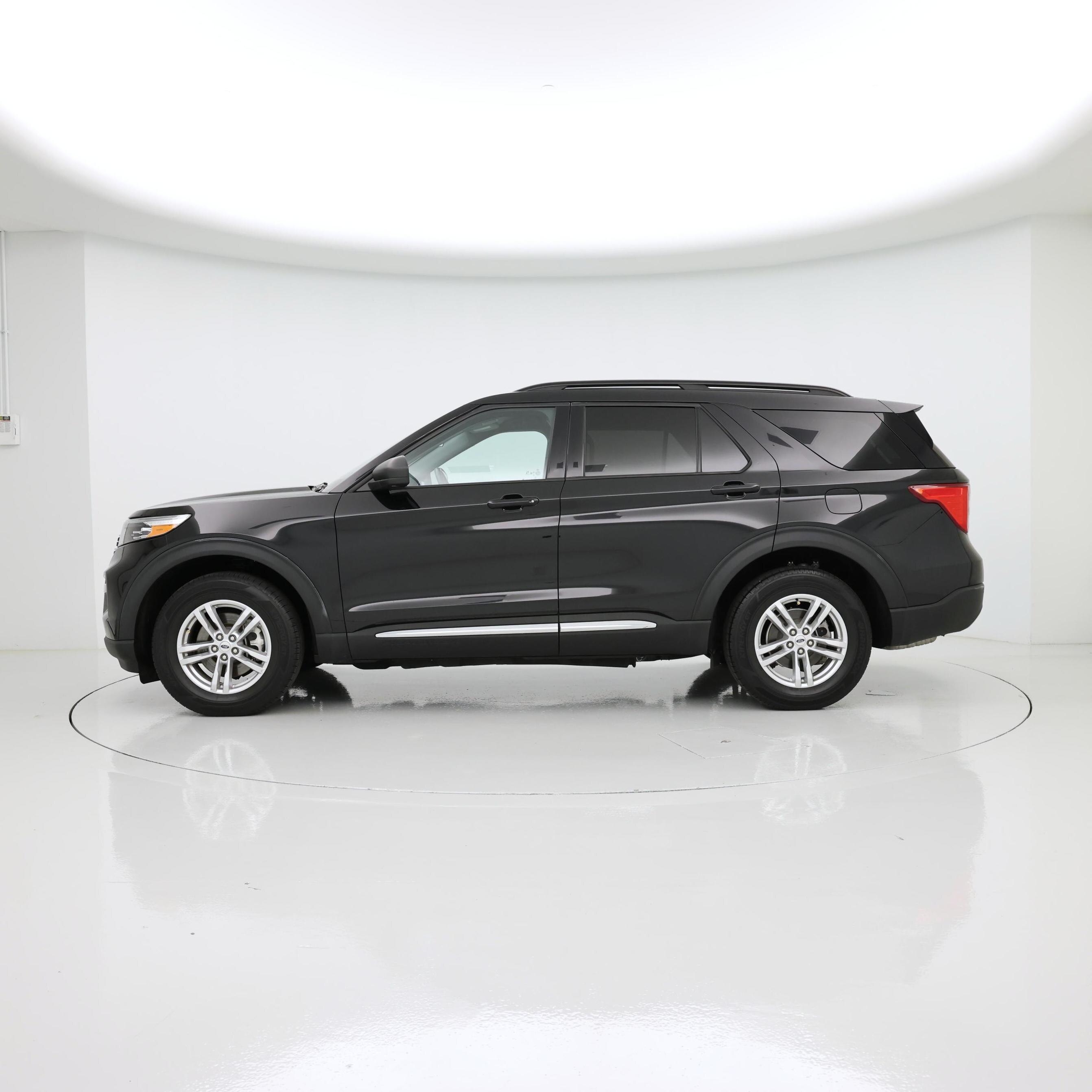 Thumbnail: 2022 Ford Explorer - 3