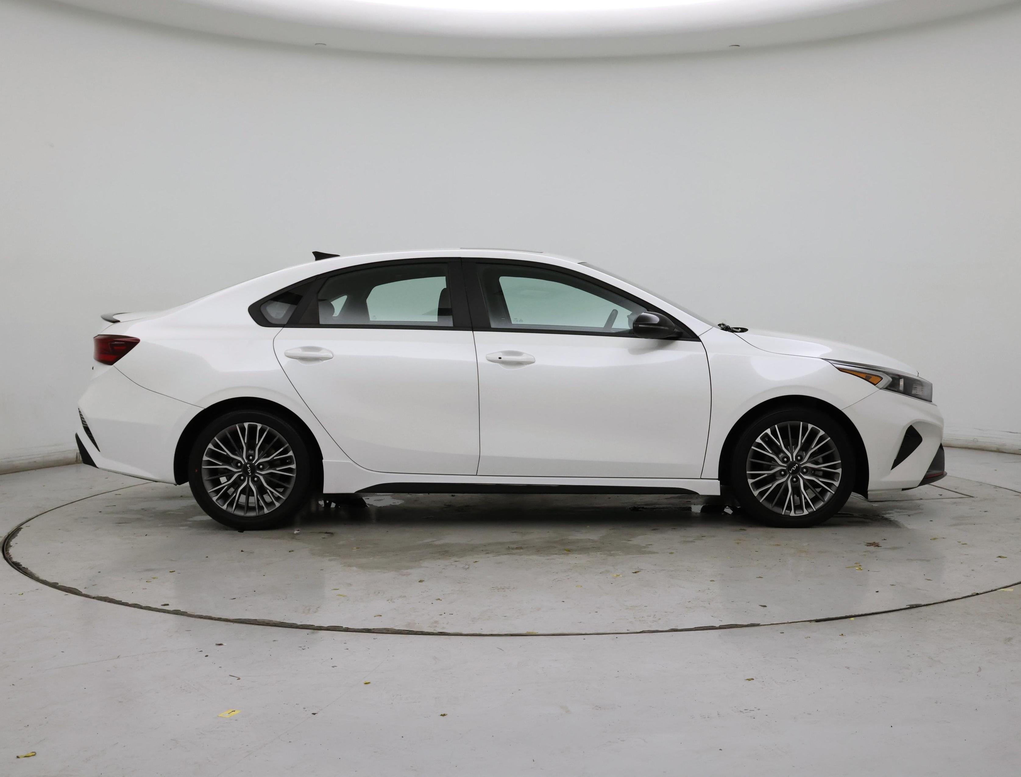 Thumbnail: 2024 Kia Forte - 7