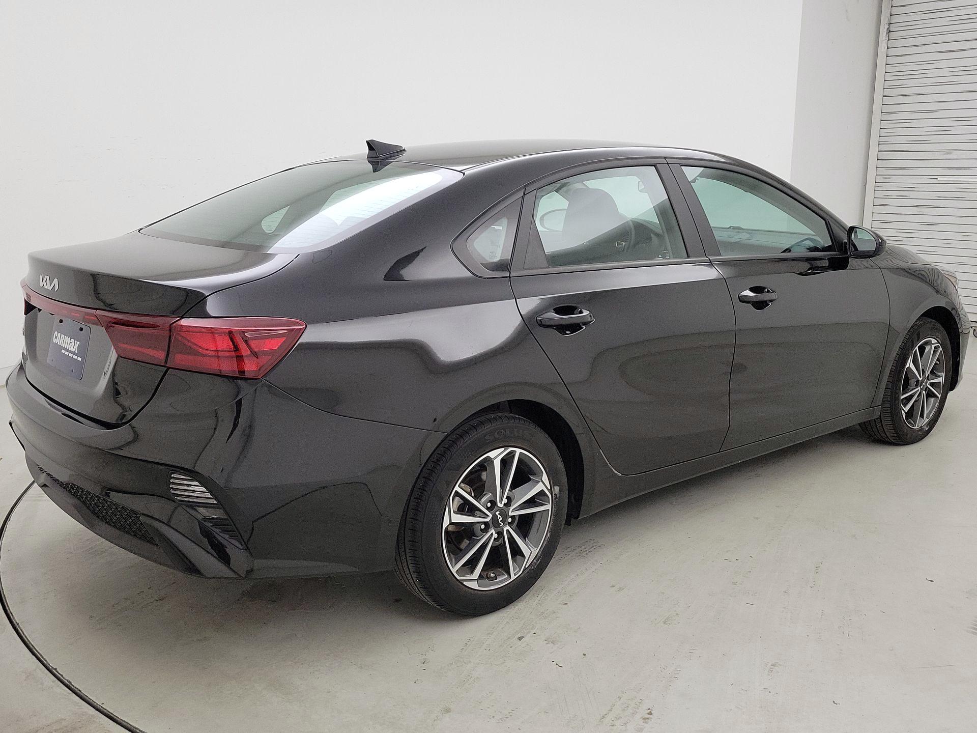 Thumbnail: 2023 Kia Forte - 5