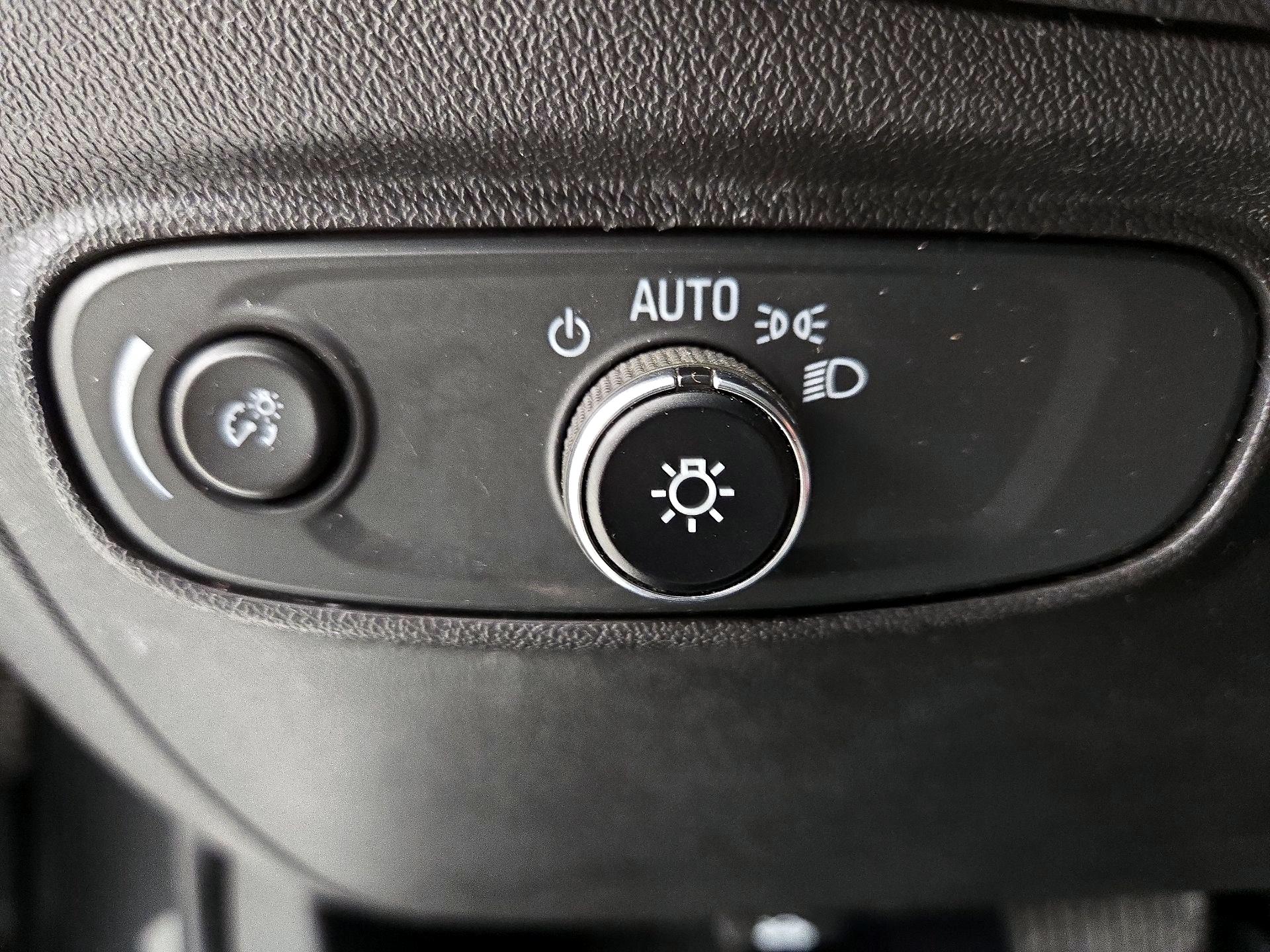 Thumbnail: 2020 Chevrolet Equinox - 13