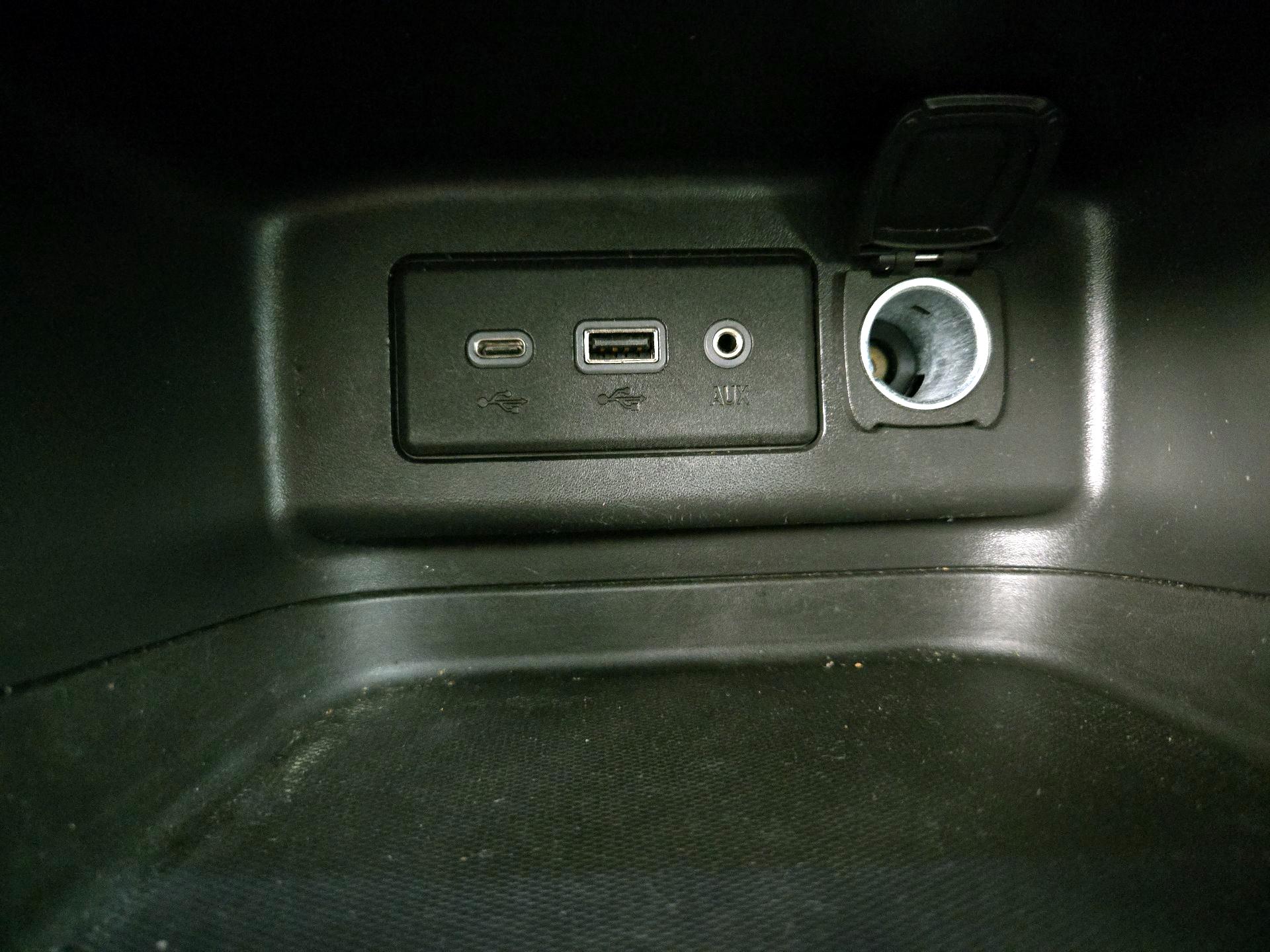 Thumbnail: 2020 Chevrolet Equinox - 18