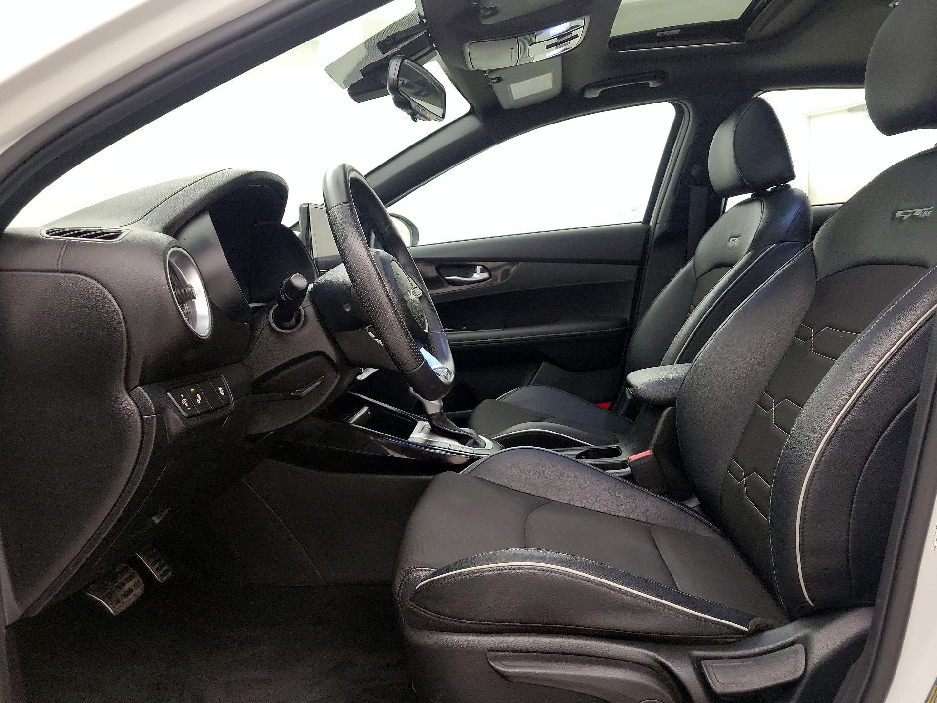 Thumbnail: 2023 Kia Forte - 11