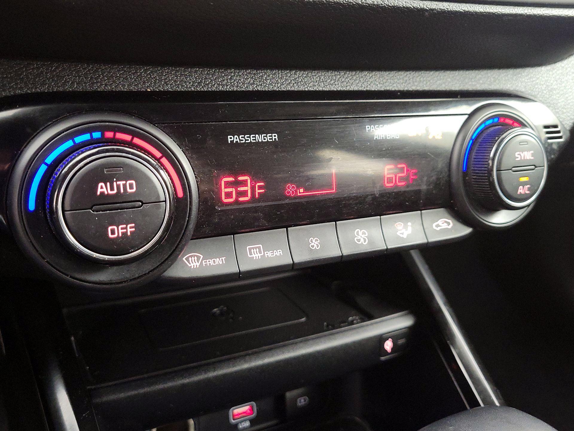 Thumbnail: 2023 Kia Forte - 17