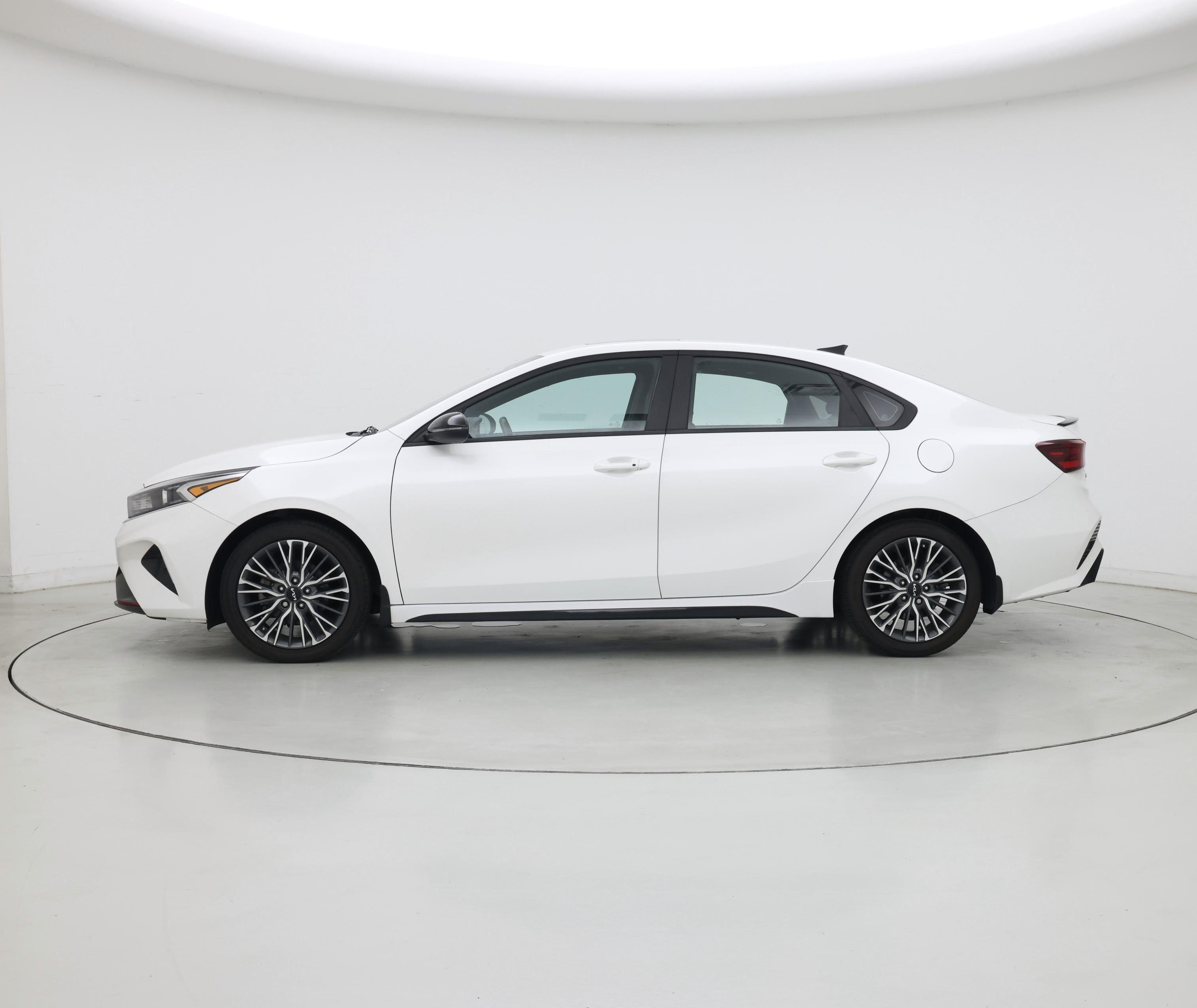 Thumbnail: 2023 Kia Forte - 3