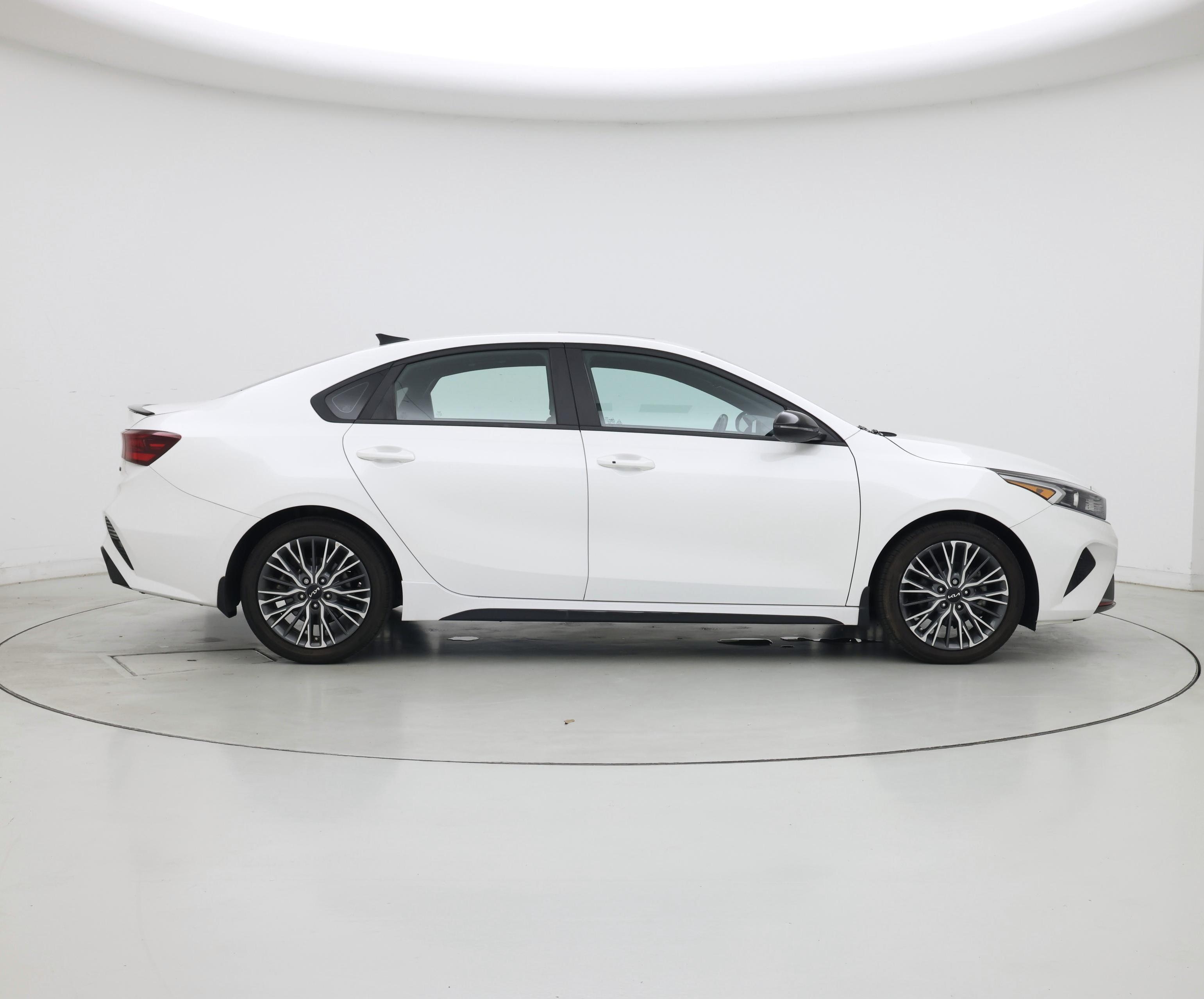 Thumbnail: 2023 Kia Forte - 7