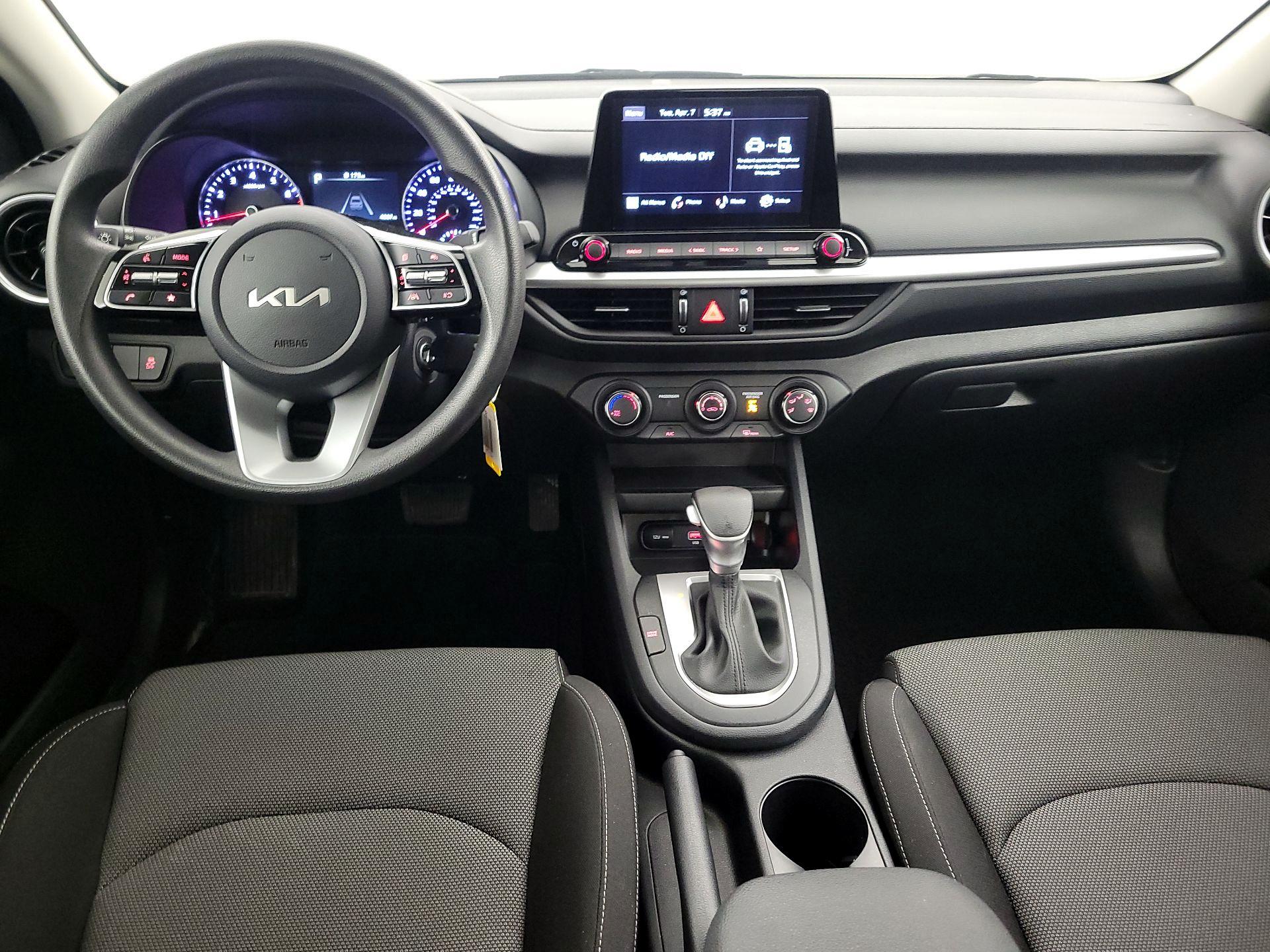 Thumbnail: 2024 Kia Forte - 9