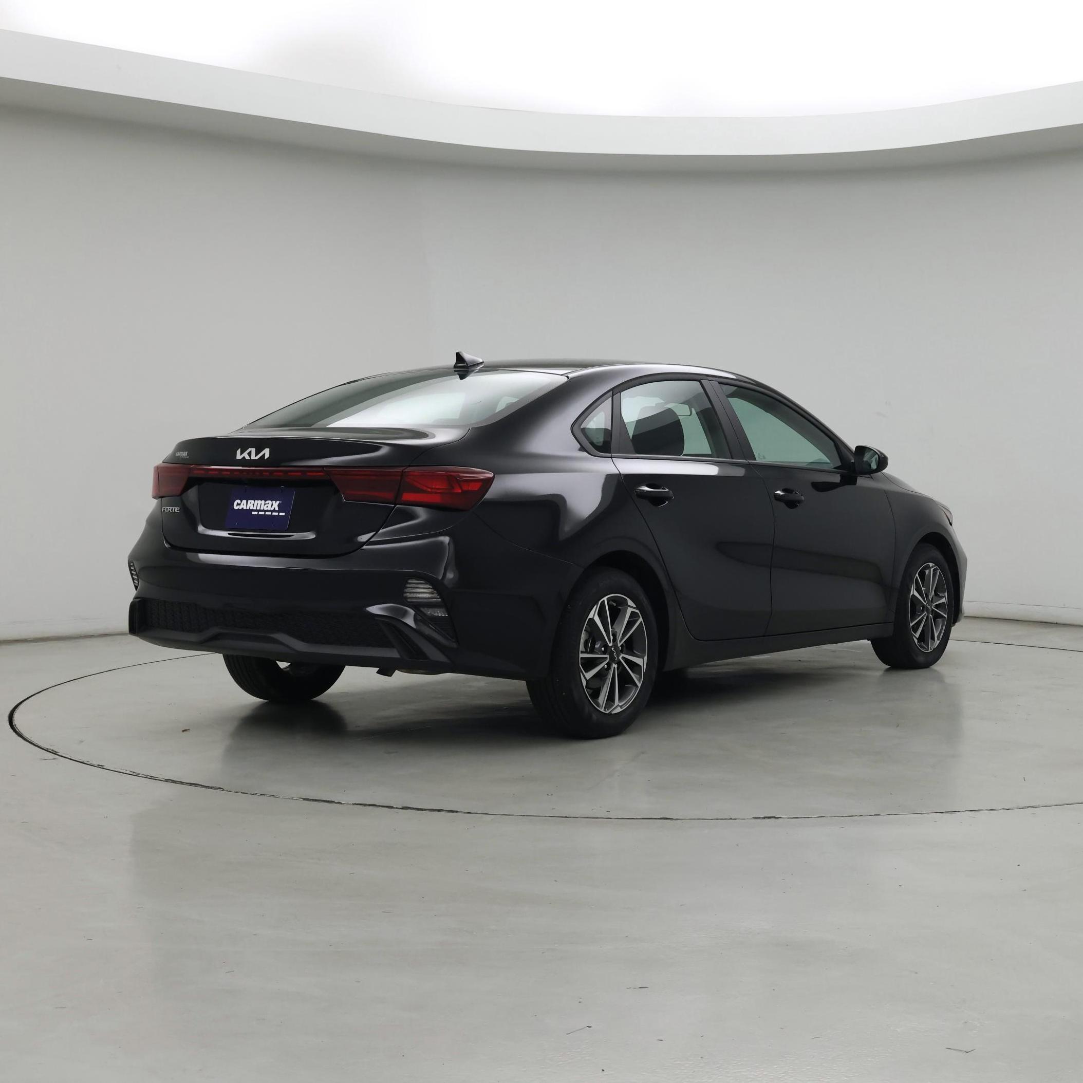 Thumbnail: 2024 Kia Forte - 8