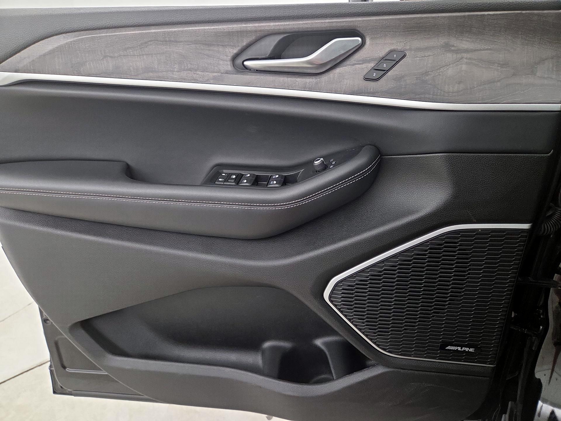 Thumbnail: 2022 Jeep Grand Cherokee L - 12