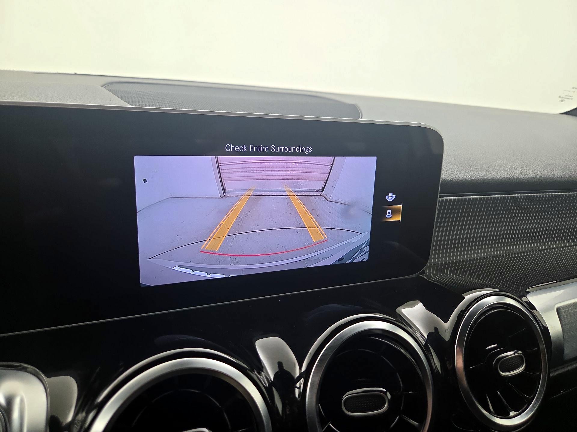 Thumbnail: 2020 Mercedes-Benz GLB - 12