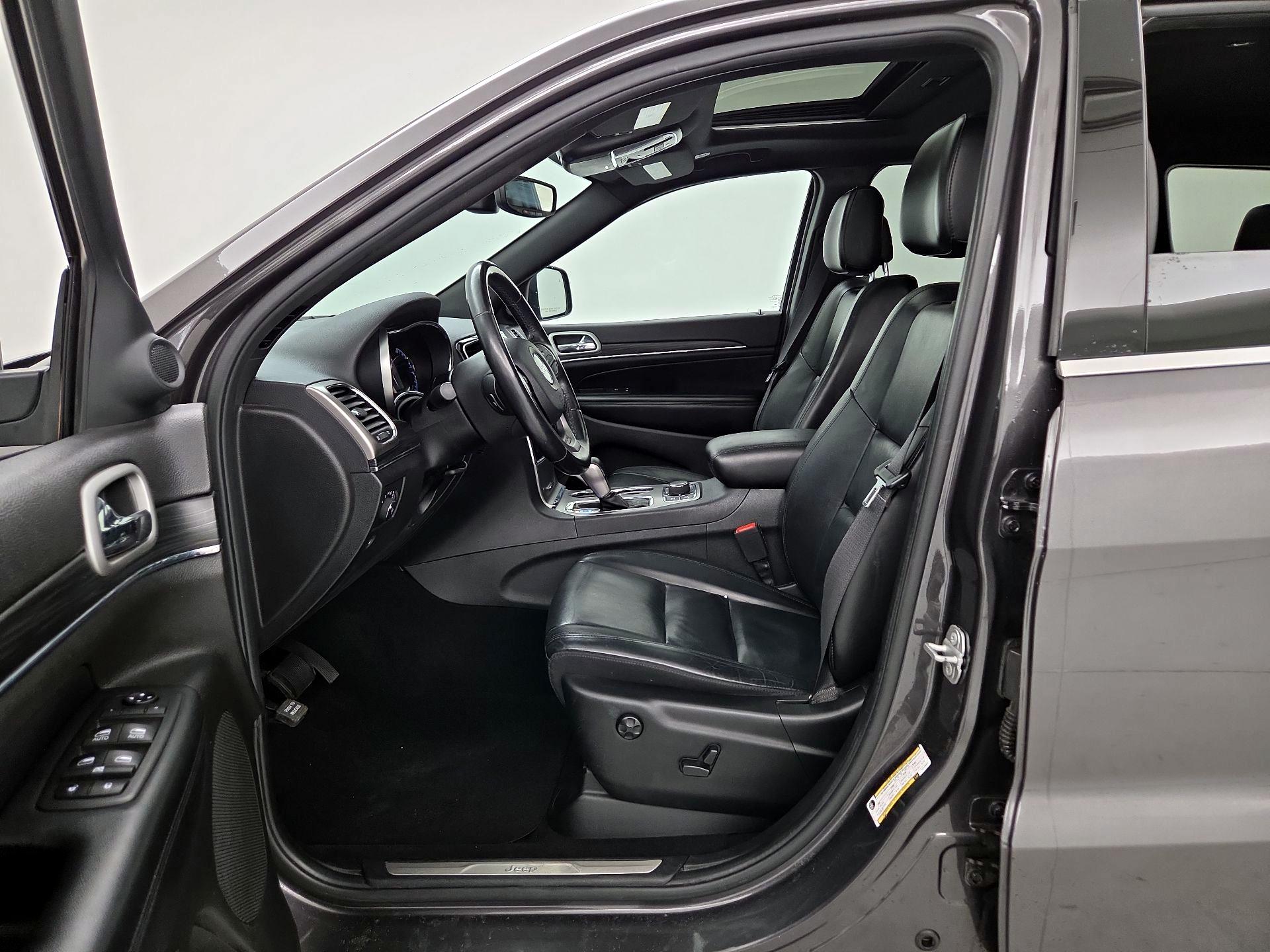 Thumbnail: 2020 Jeep Grand Cherokee - 11