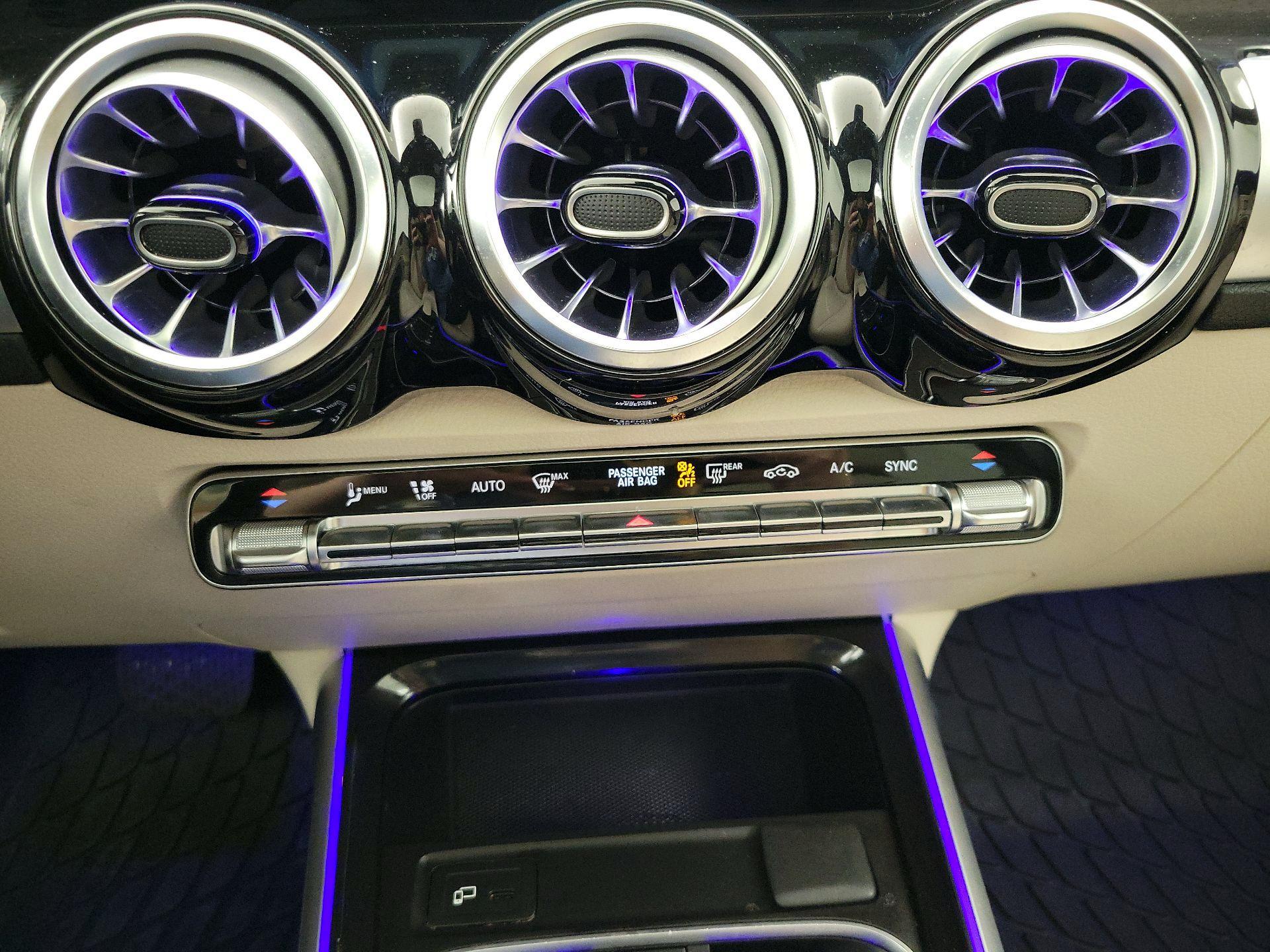 Thumbnail: 2022 Mercedes-Benz GLB - 16