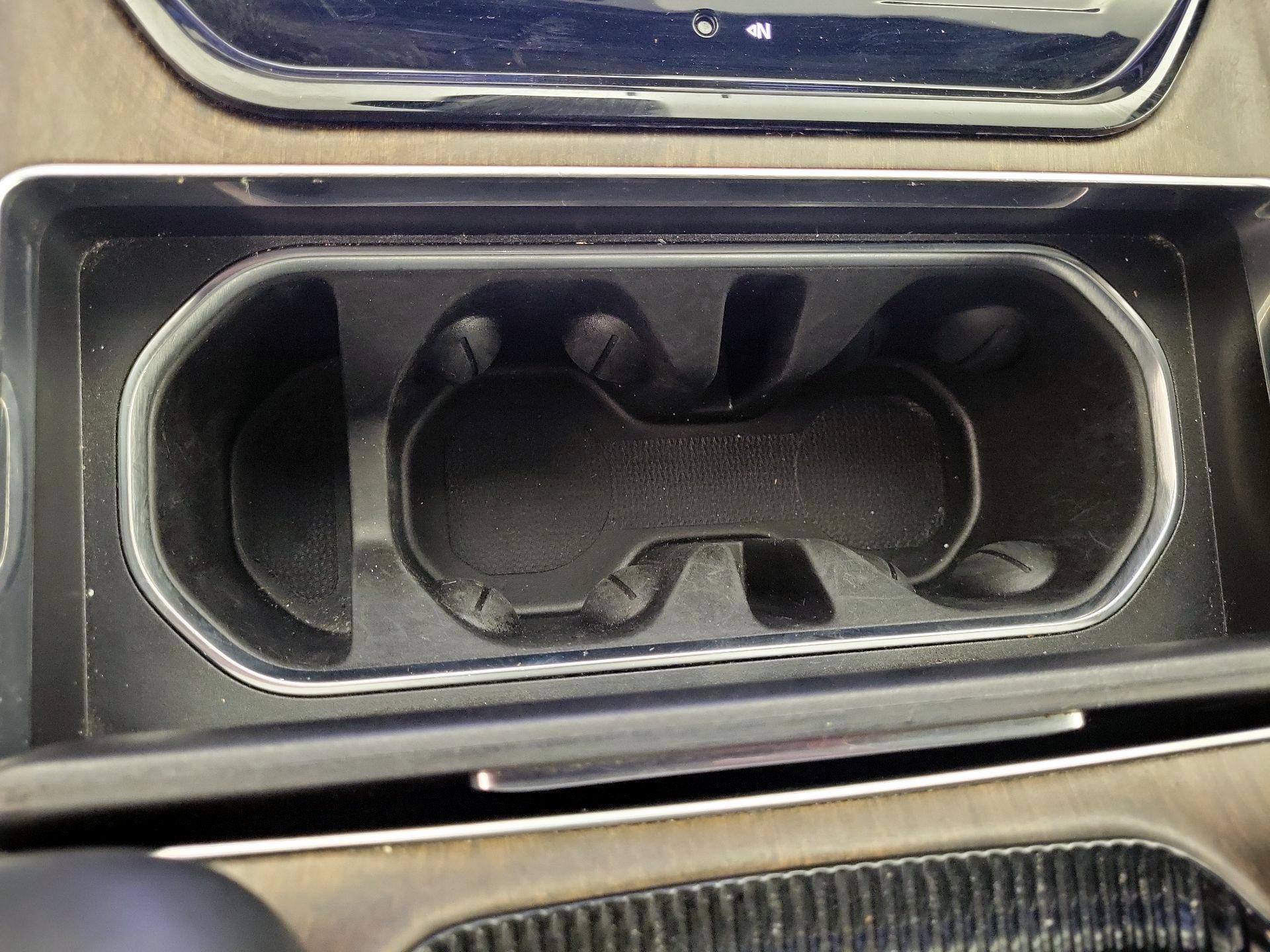 Thumbnail: 2023 Jeep Grand Wagoneer - 19