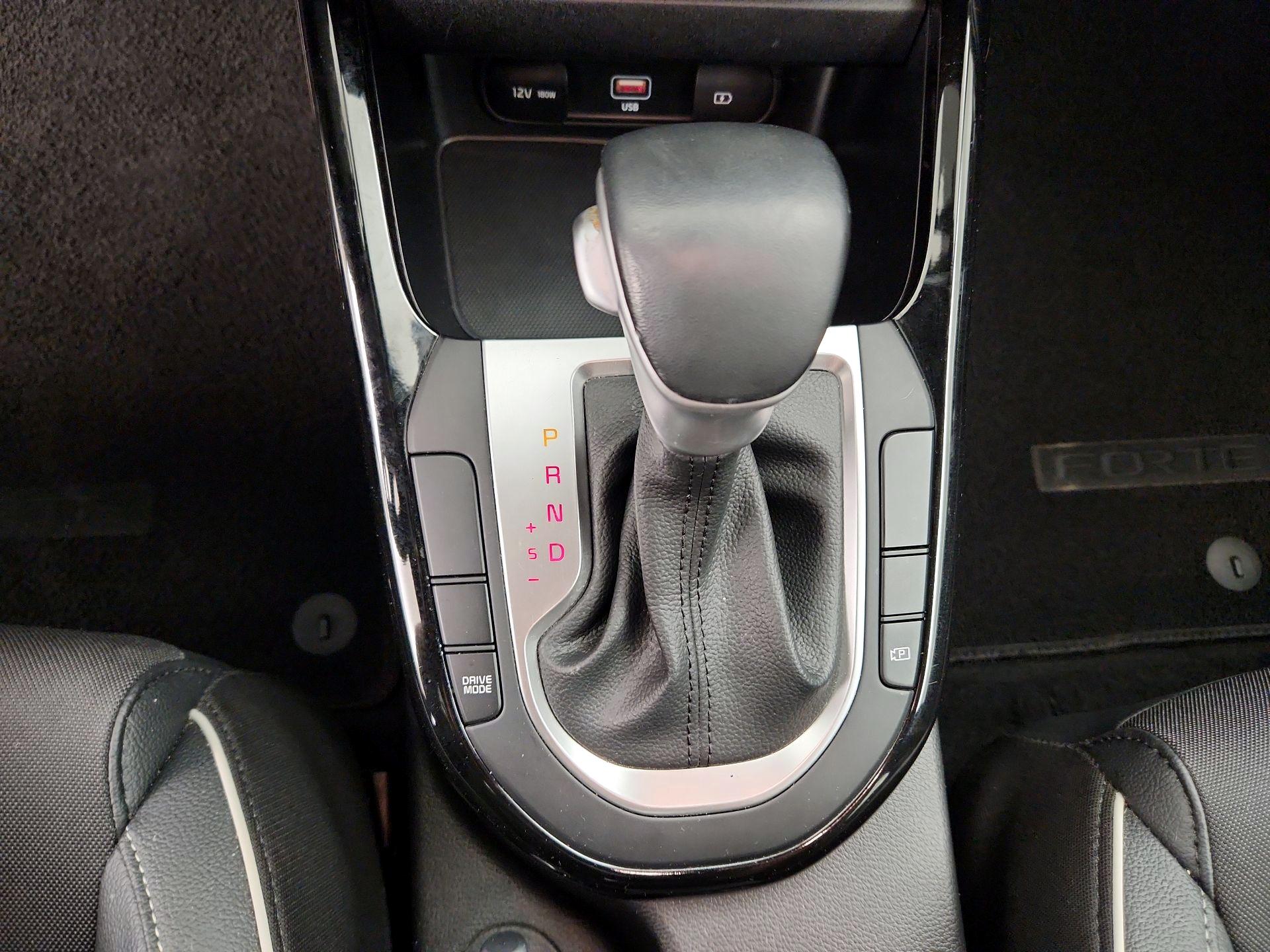 Thumbnail: 2023 Kia Forte - 18