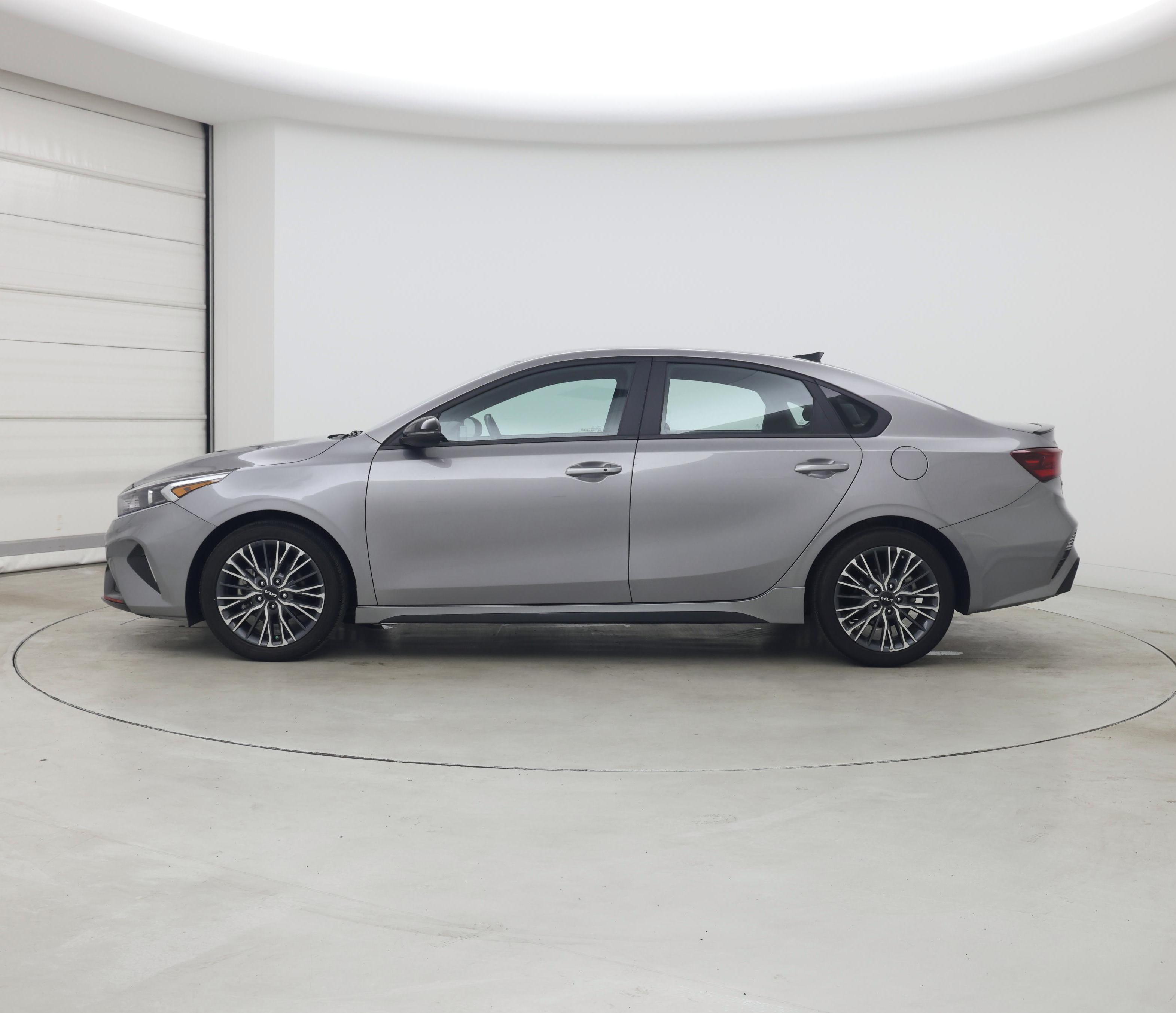 Thumbnail: 2023 Kia Forte - 3