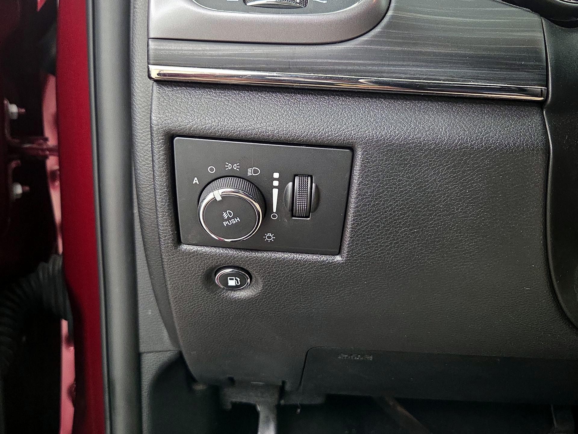 Thumbnail: 2020 Jeep Grand Cherokee - 11