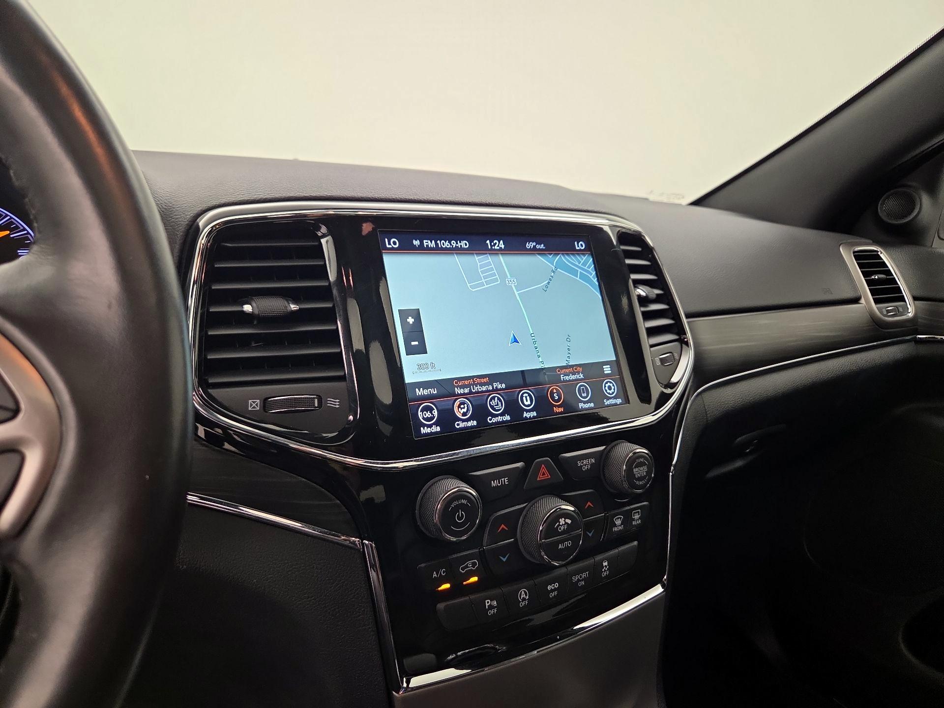 Thumbnail: 2021 Jeep Grand Cherokee - 12