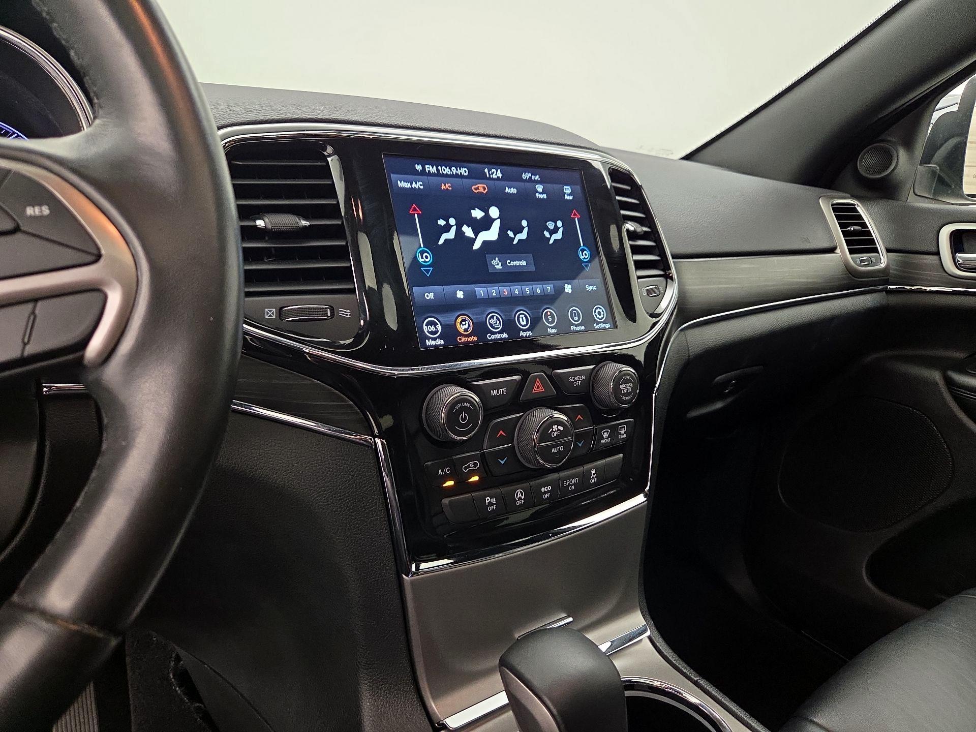 Thumbnail: 2021 Jeep Grand Cherokee - 15