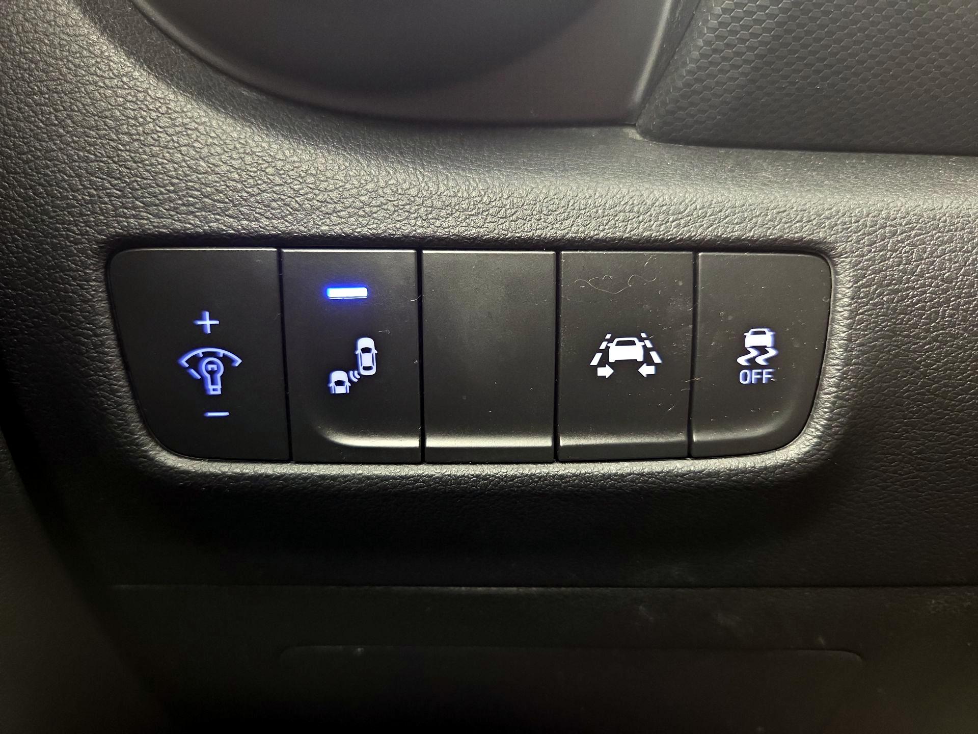 Thumbnail: 2021 Hyundai Kona - 13