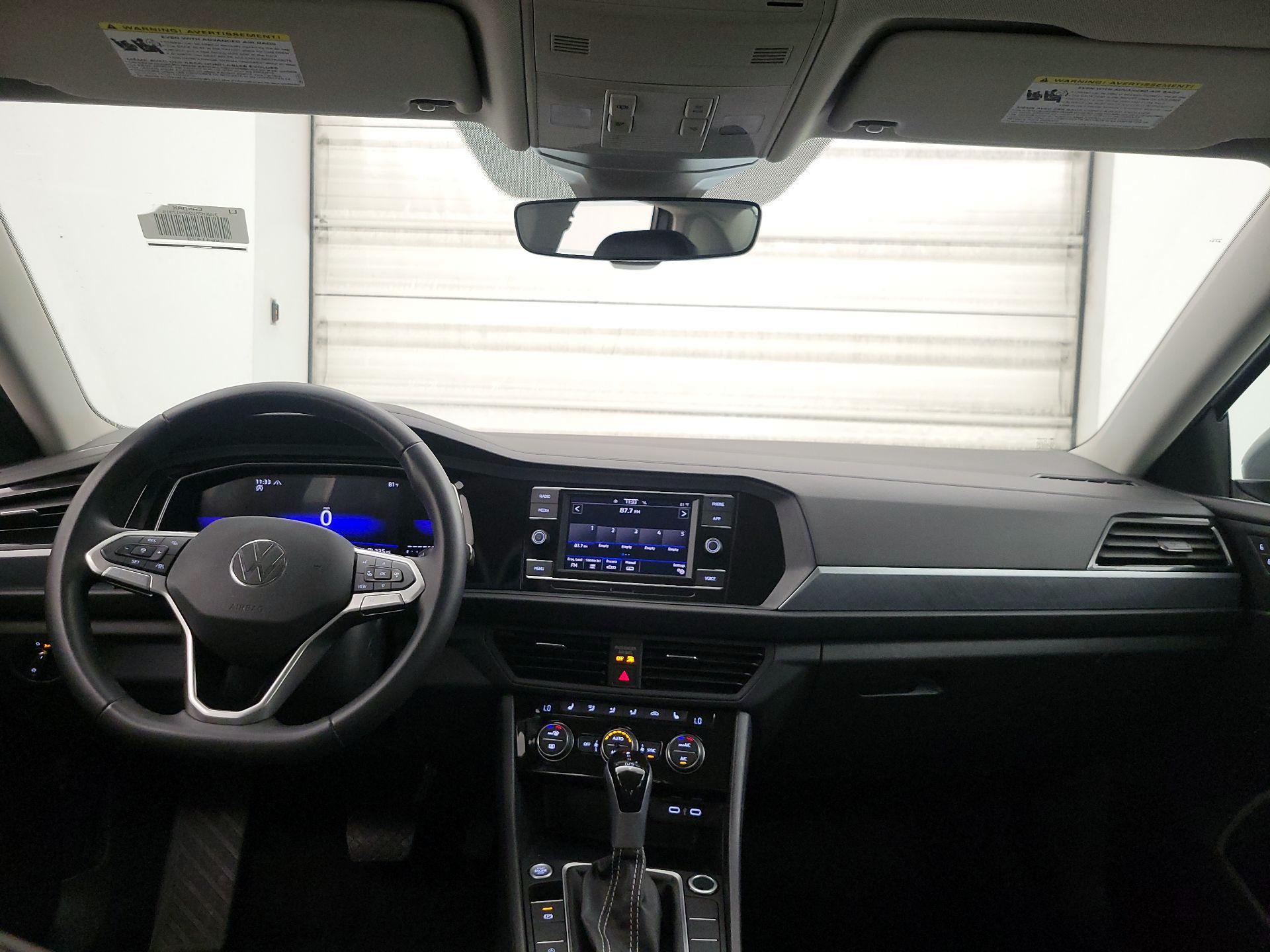 Thumbnail: 2024 Volkswagen Jetta - 9