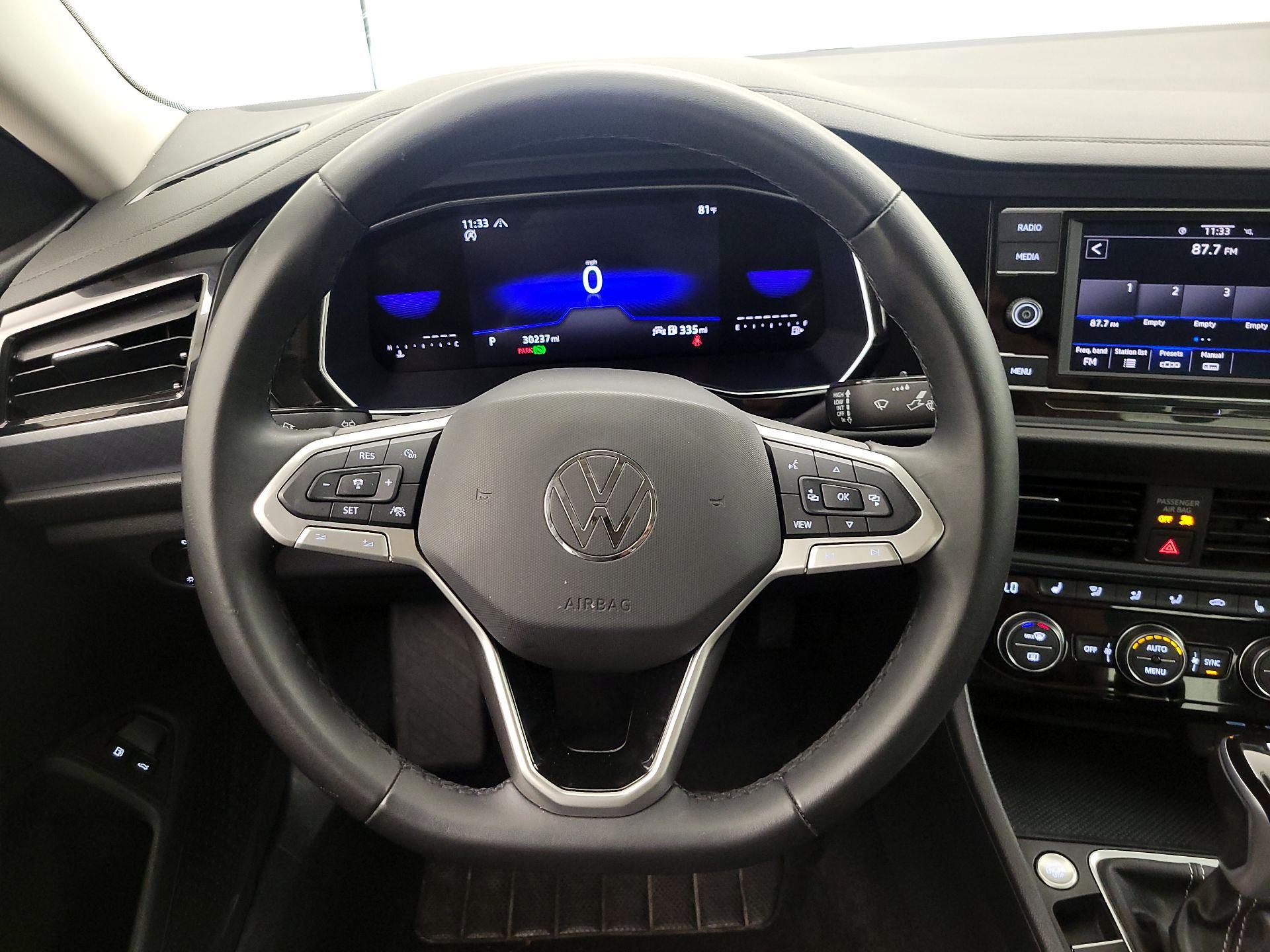 Thumbnail: 2024 Volkswagen Jetta - 10