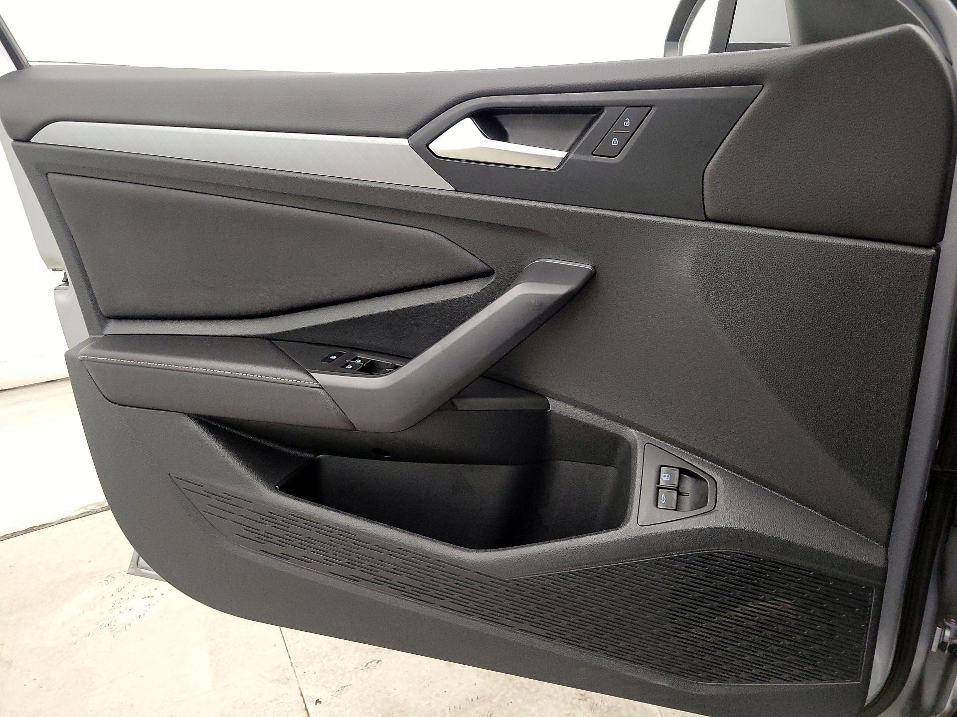 Thumbnail: 2024 Volkswagen Jetta - 12