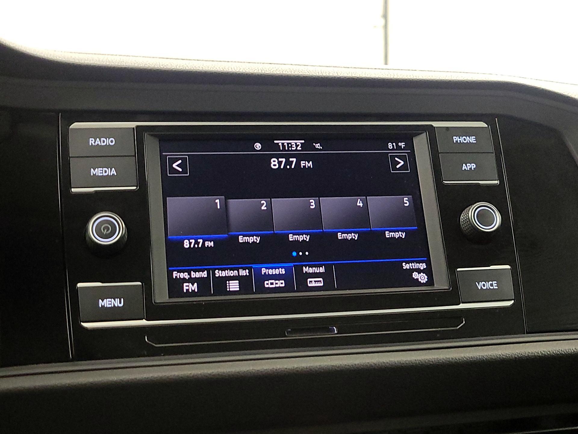 Thumbnail: 2024 Volkswagen Jetta - 15