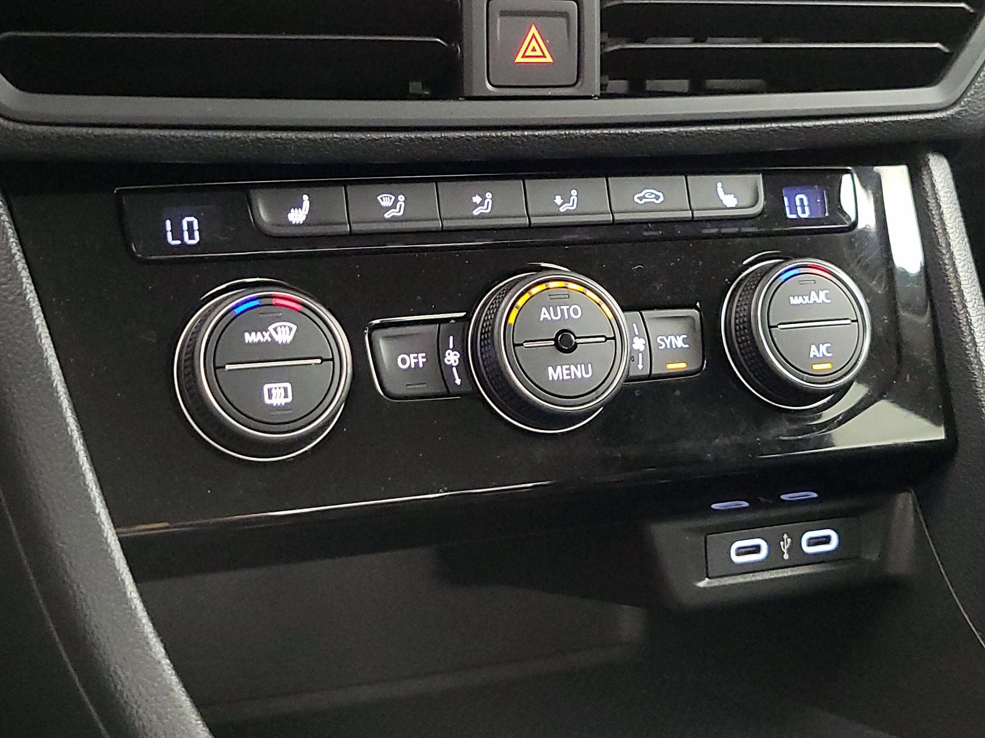 Thumbnail: 2024 Volkswagen Jetta - 16