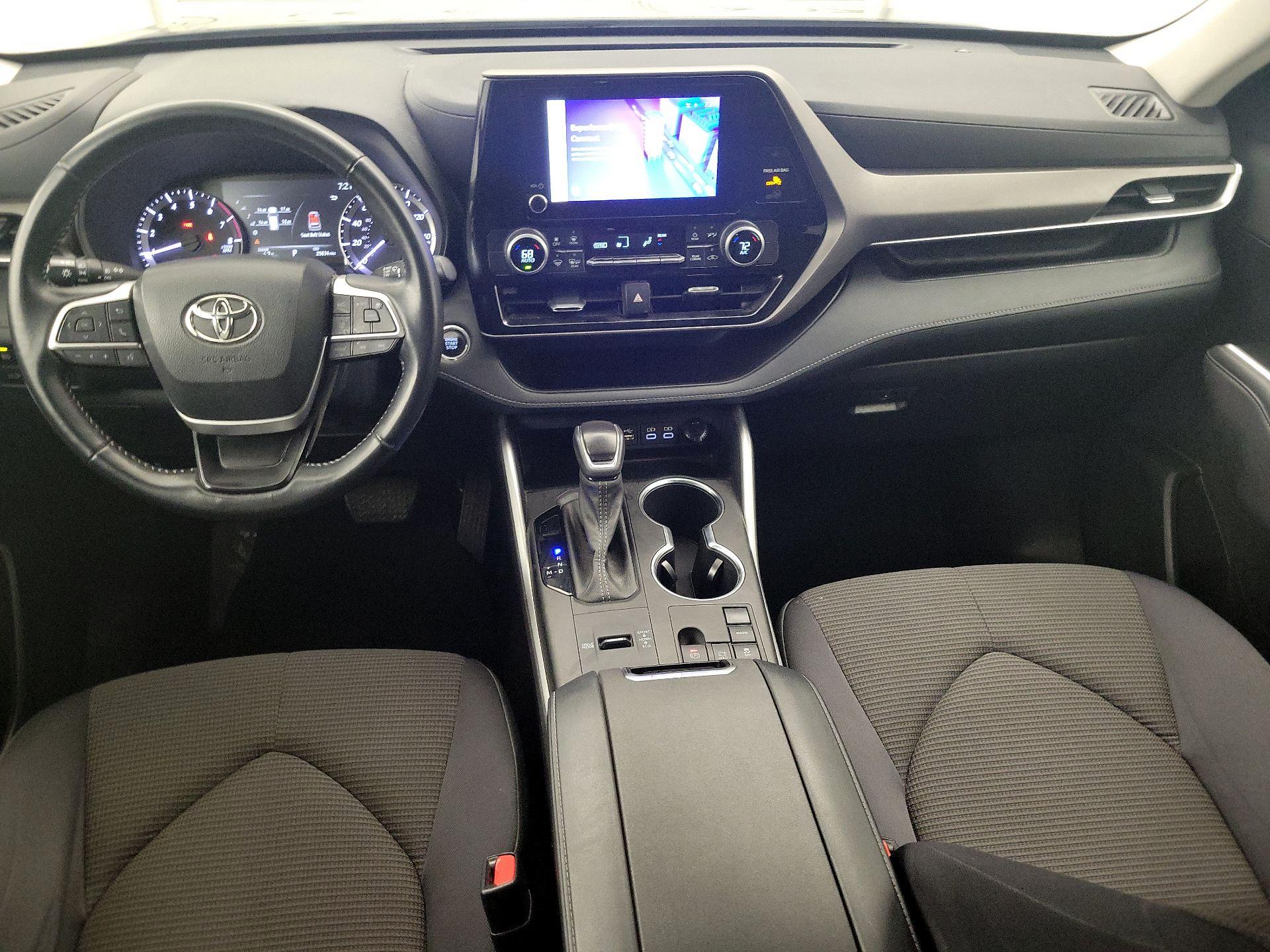 Thumbnail: 2023 Toyota Highlander - 9