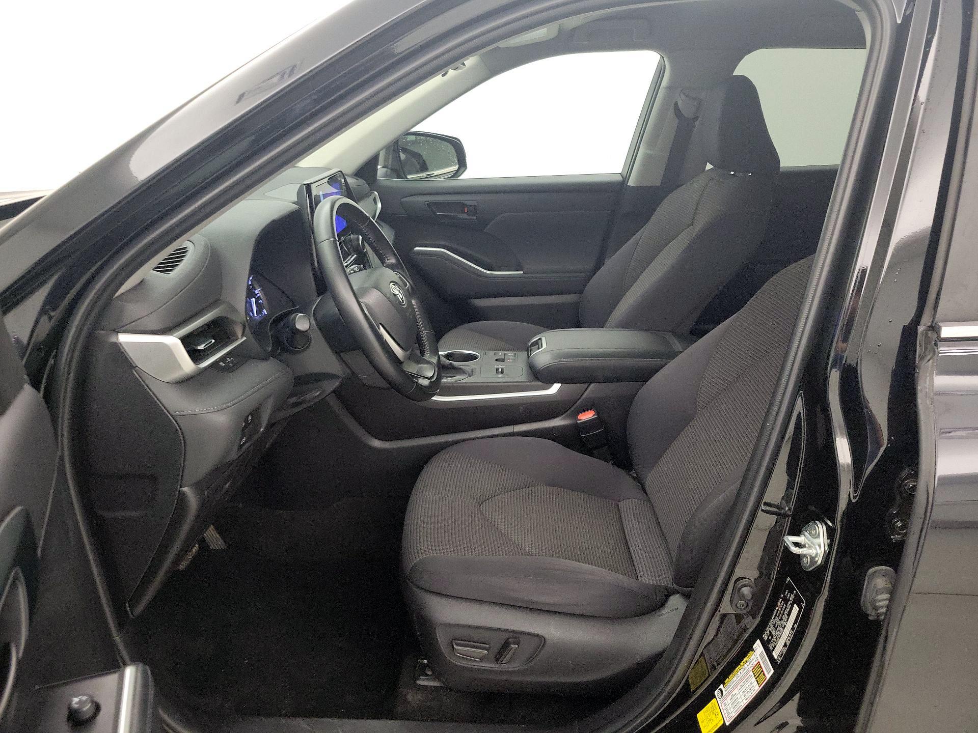 Thumbnail: 2023 Toyota Highlander - 11